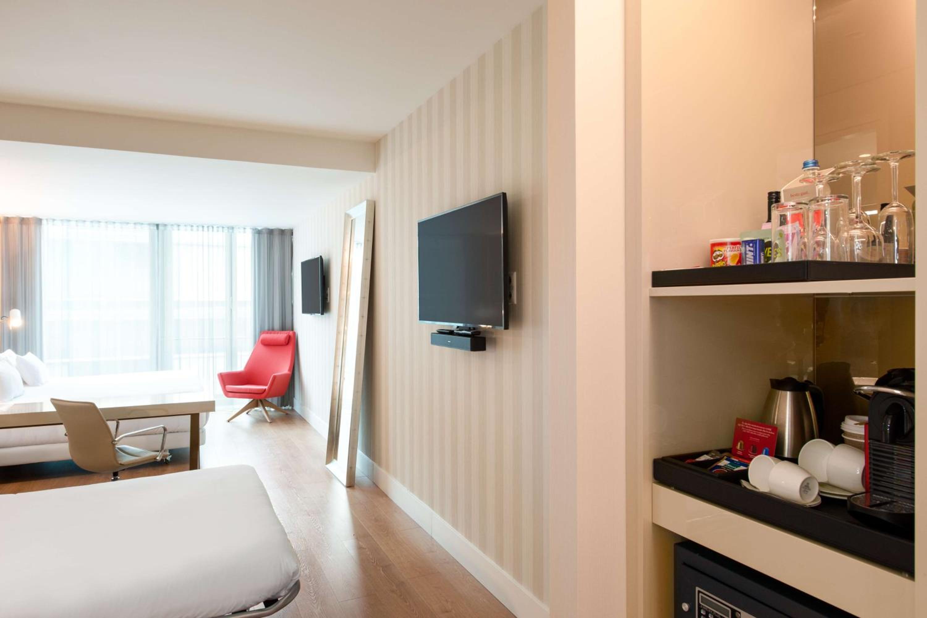 Junior Suite with Extra Bed (2 Adults + 2 Children)