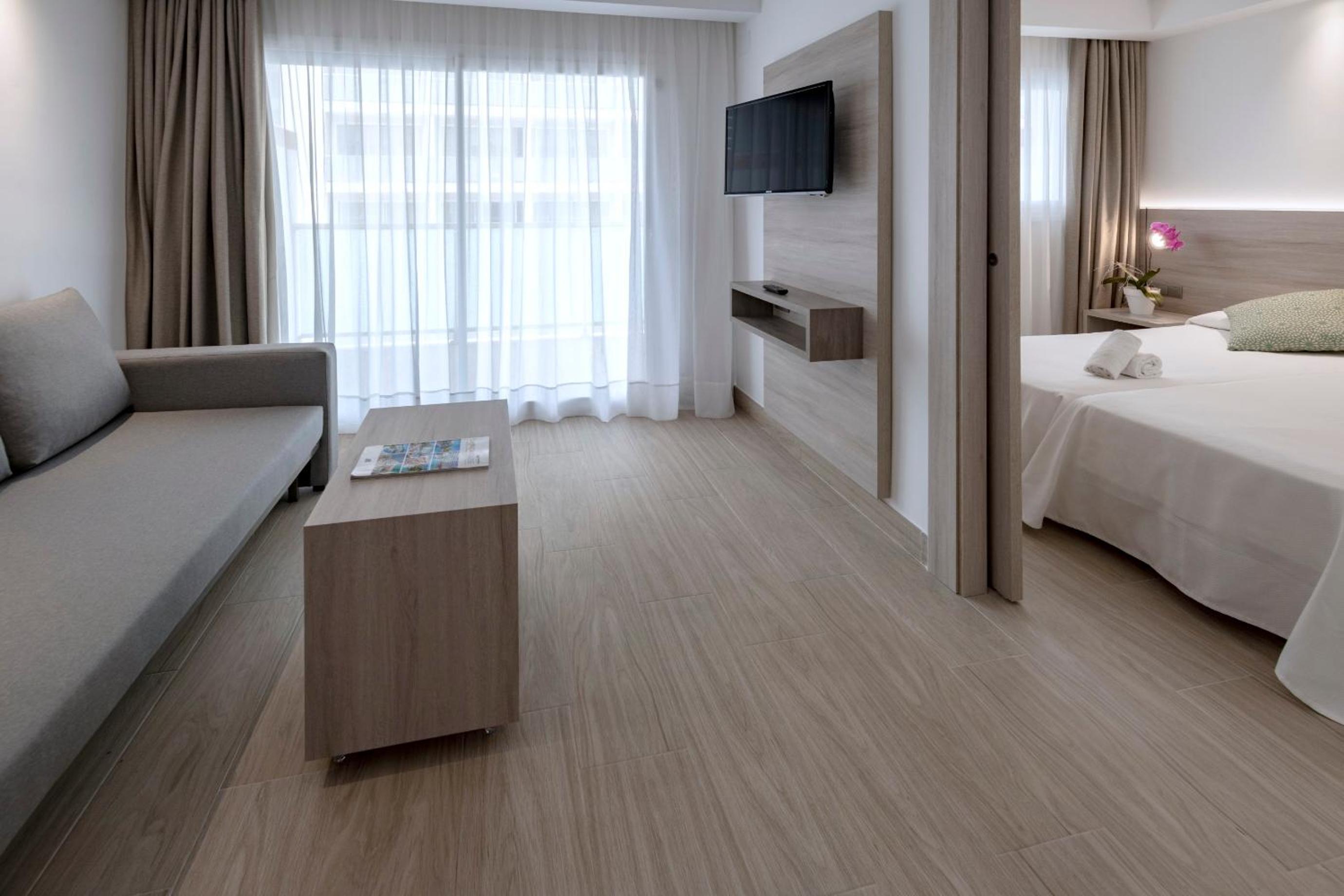 Junior Suite (2 Adults + 1 Child)