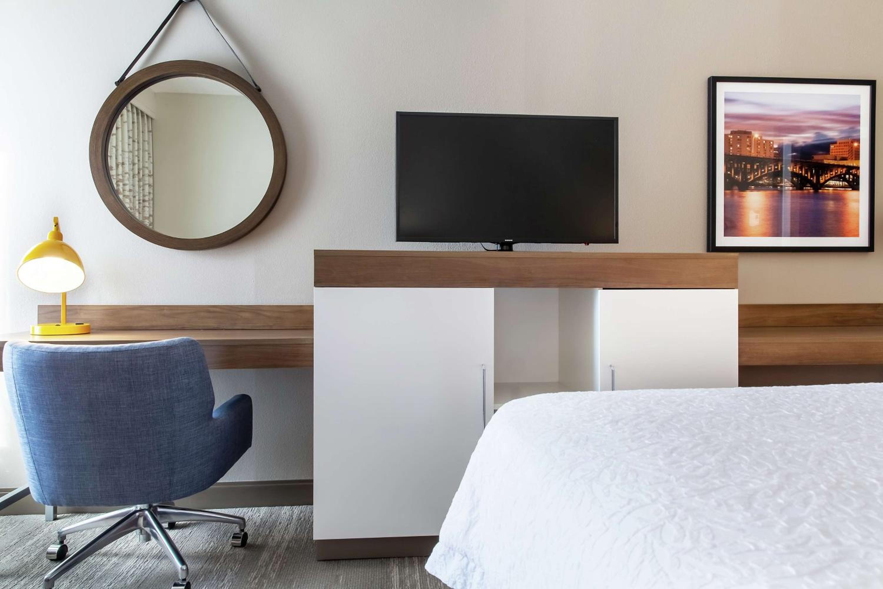 King Study Room with Sofa bed