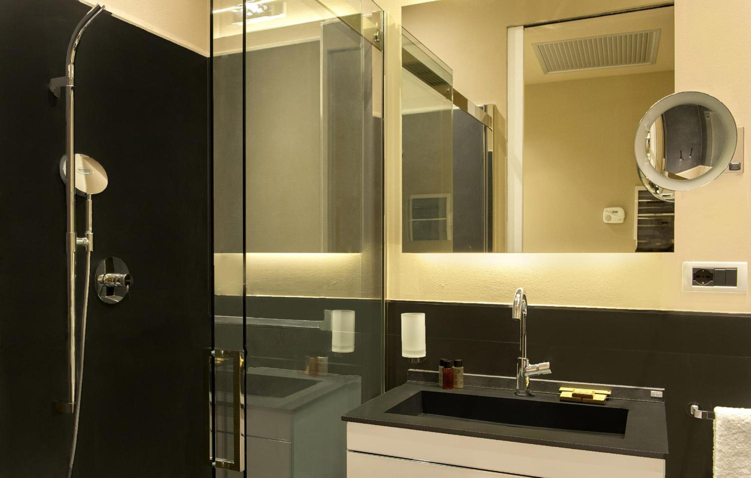 Deluxe Double Room with Balcony and Sea View