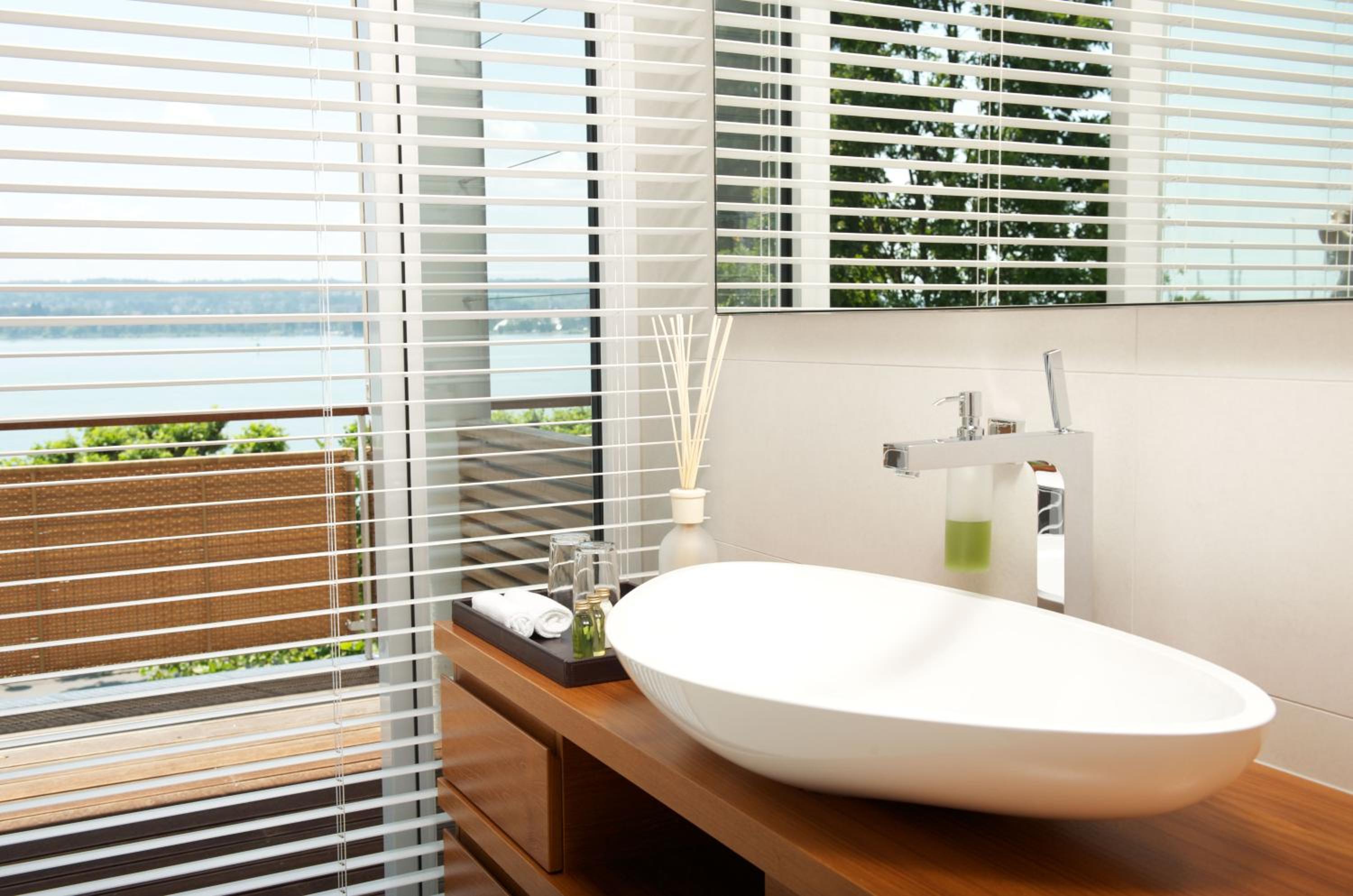 Deluxe Room with Direct lake view