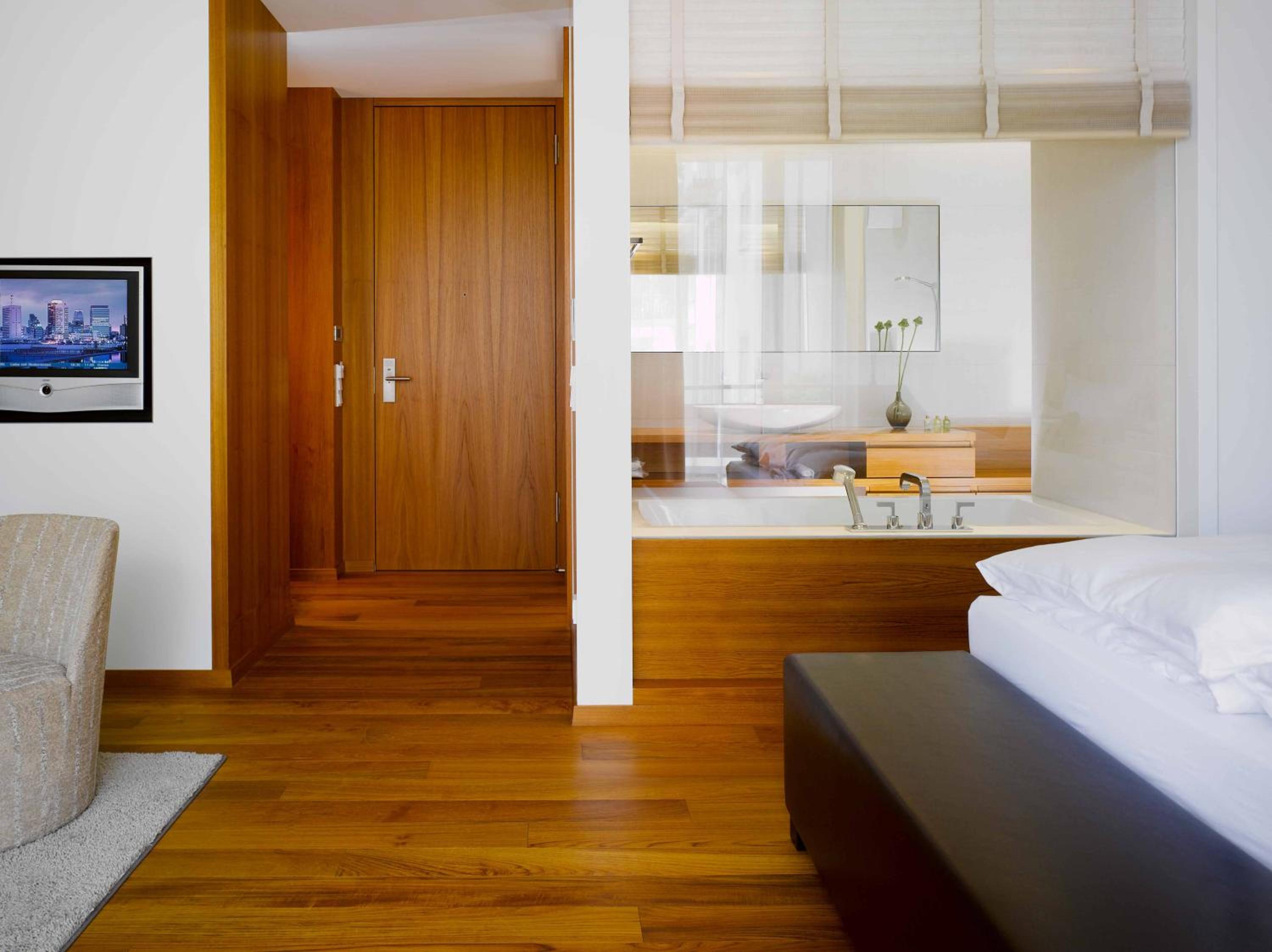 Deluxe Room with Direct lake view