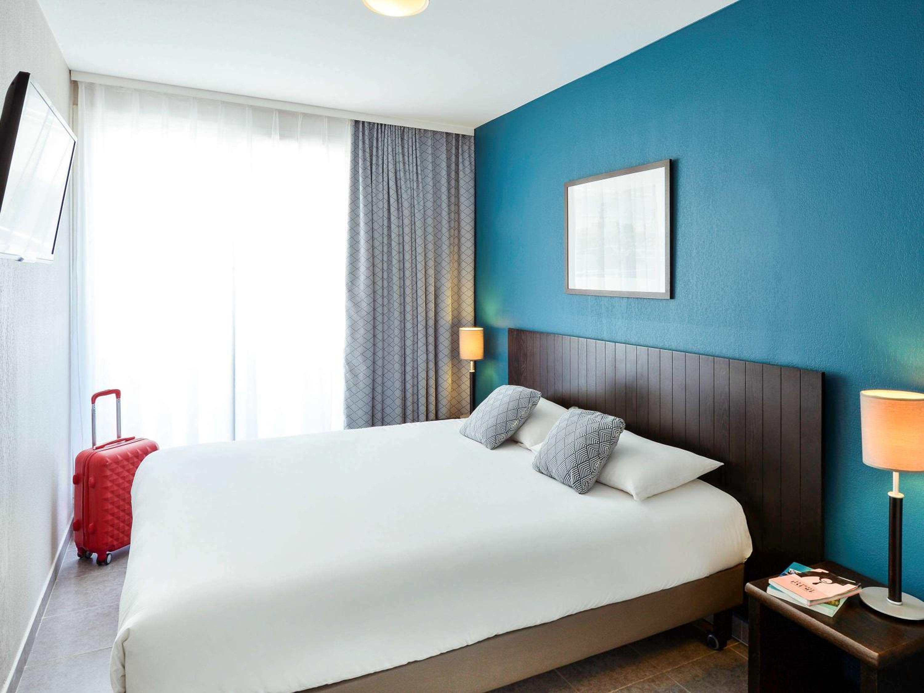 Standard One-Bedroom Apartment (4-5 Adults)