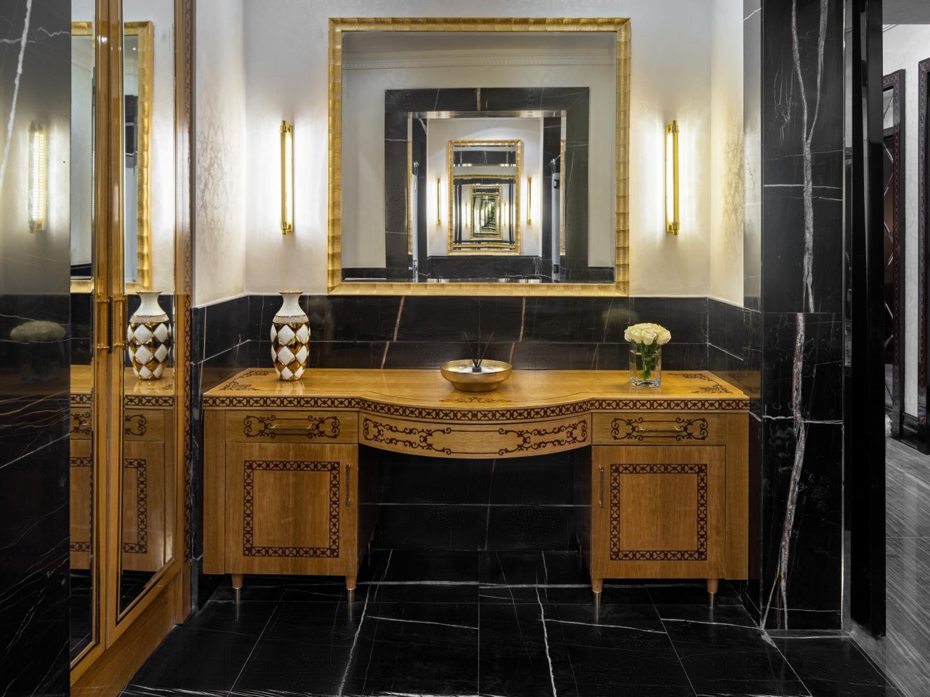 Royal Suite with Panoramic Haram View