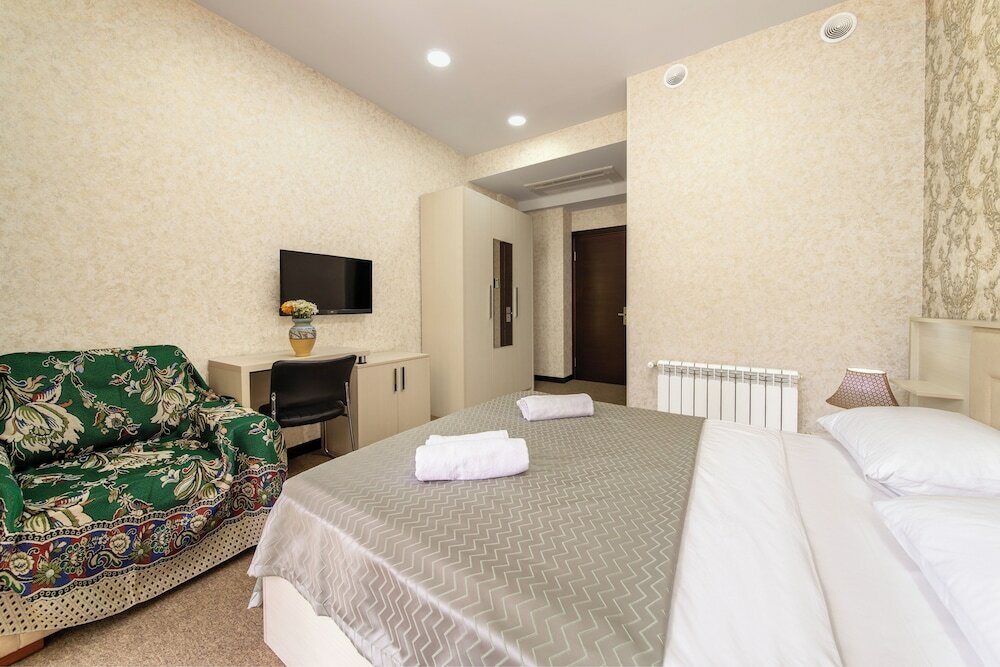 Comfort Double Room, City View