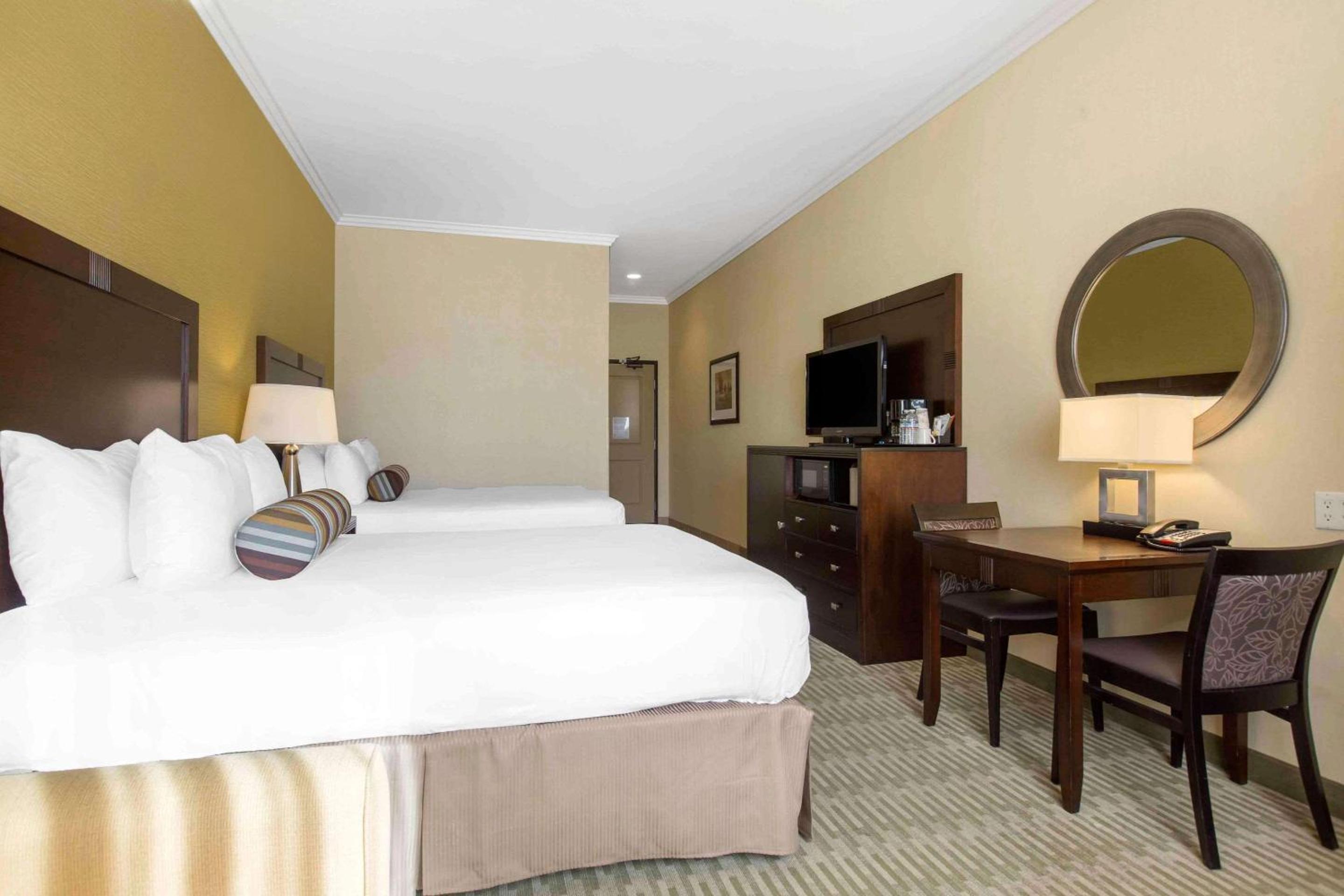Queen Room with Two Queen Beds - Non-Smoking