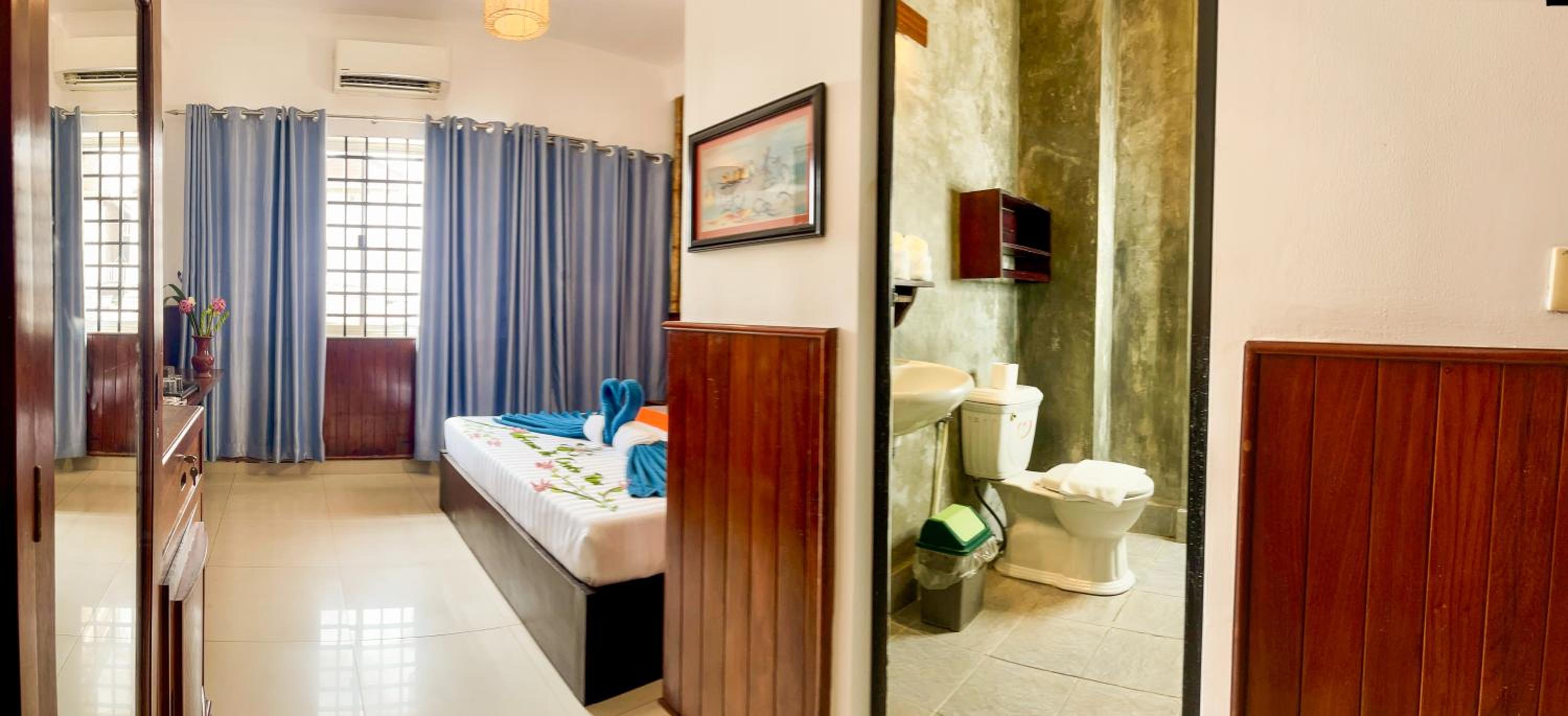 Deluxe Double With Balcony - Free Pickup