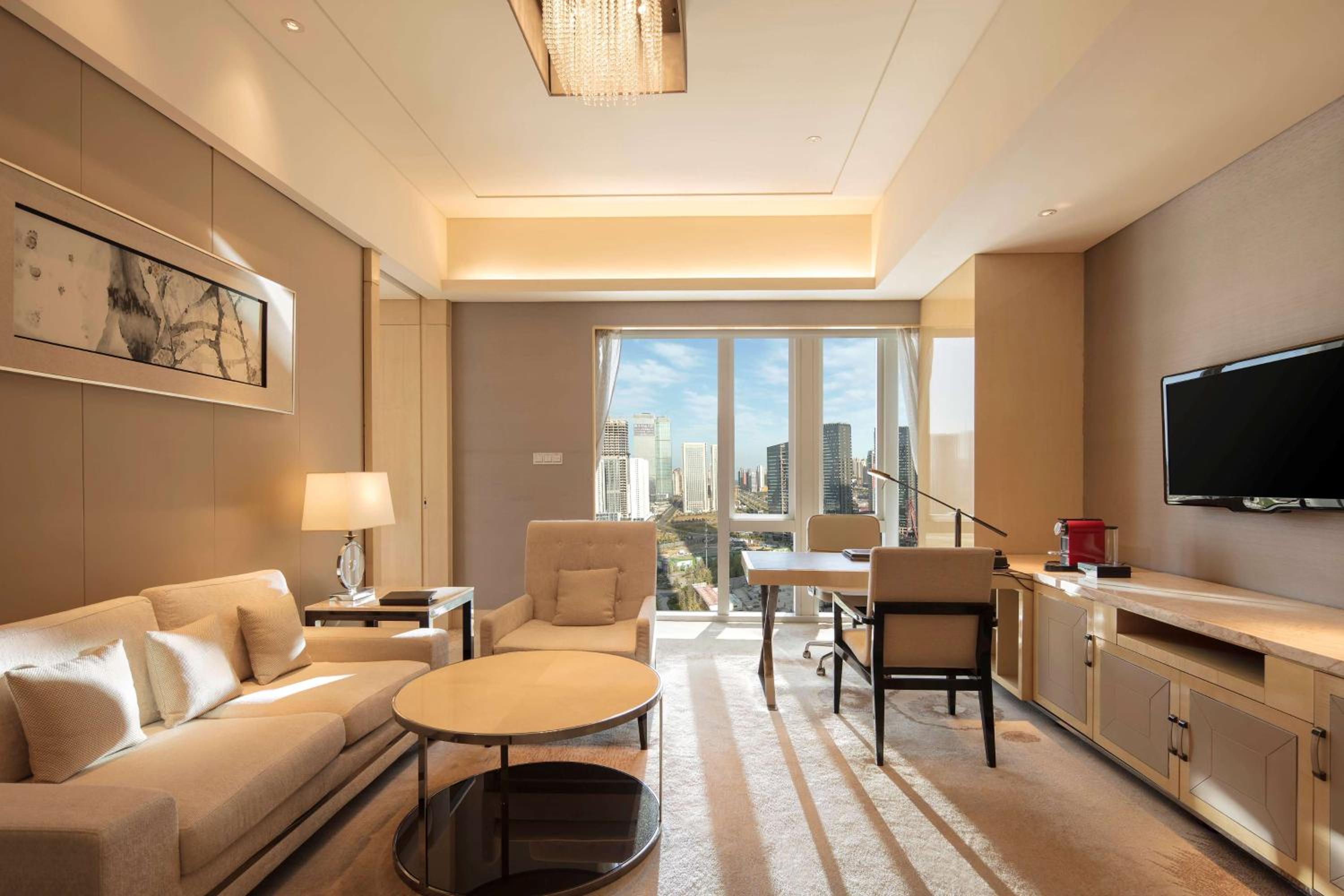 King Suite with Lounge Access