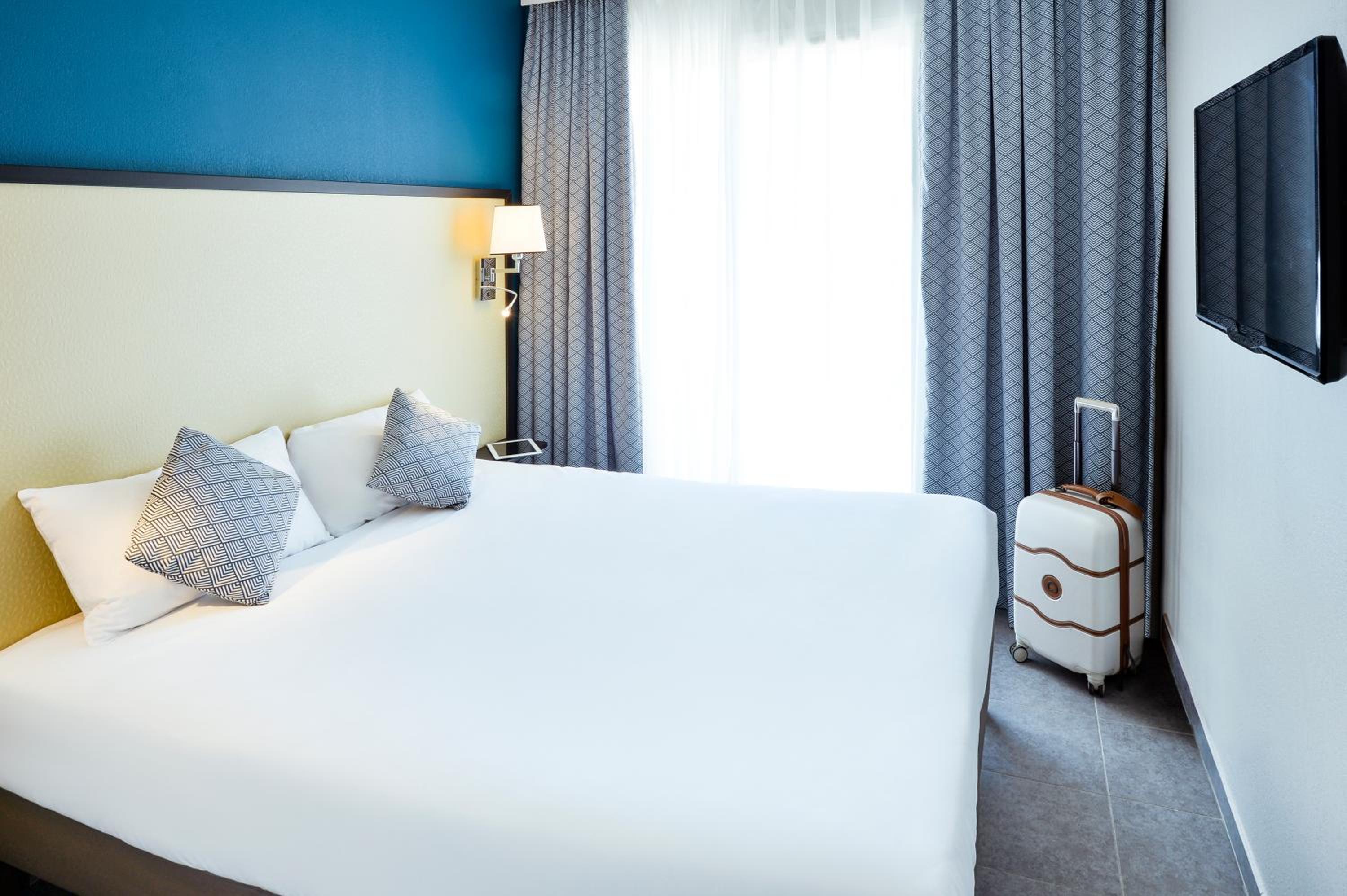 Superior One-Bedroom Apartment (4 Adults)