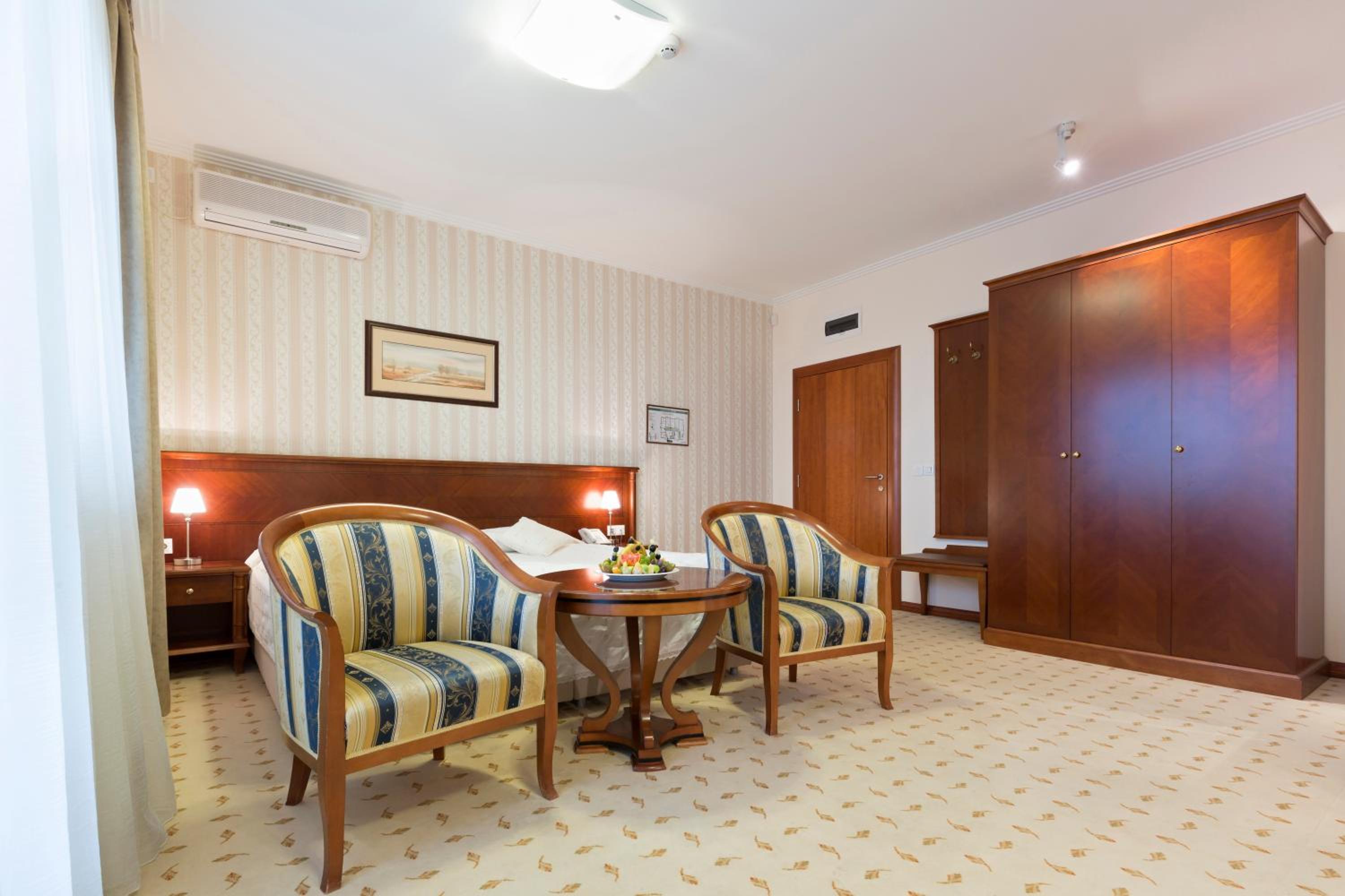 Three-Bedroom Suite  with Free Parking