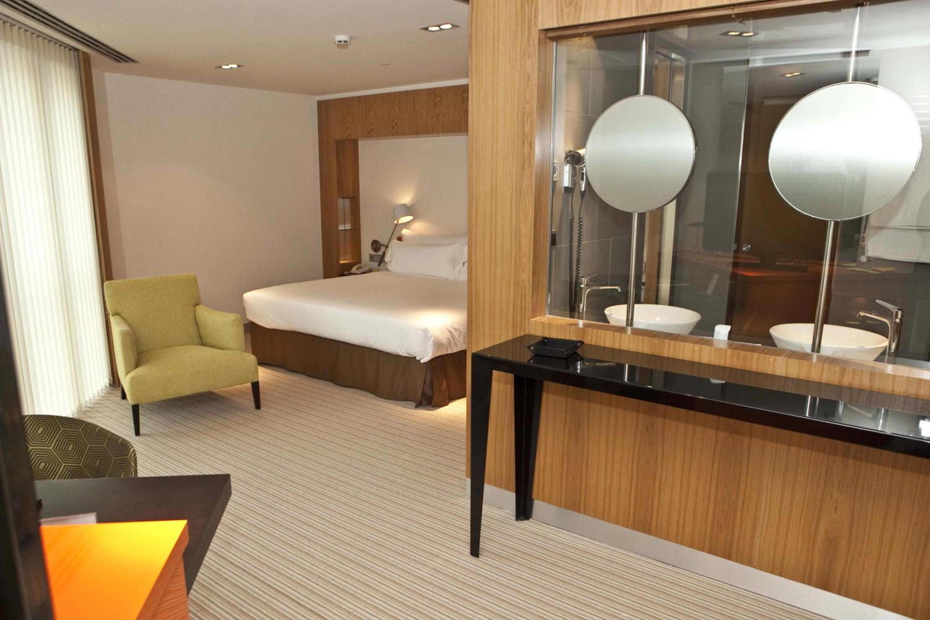 Double or Twin Room with Sitting Area