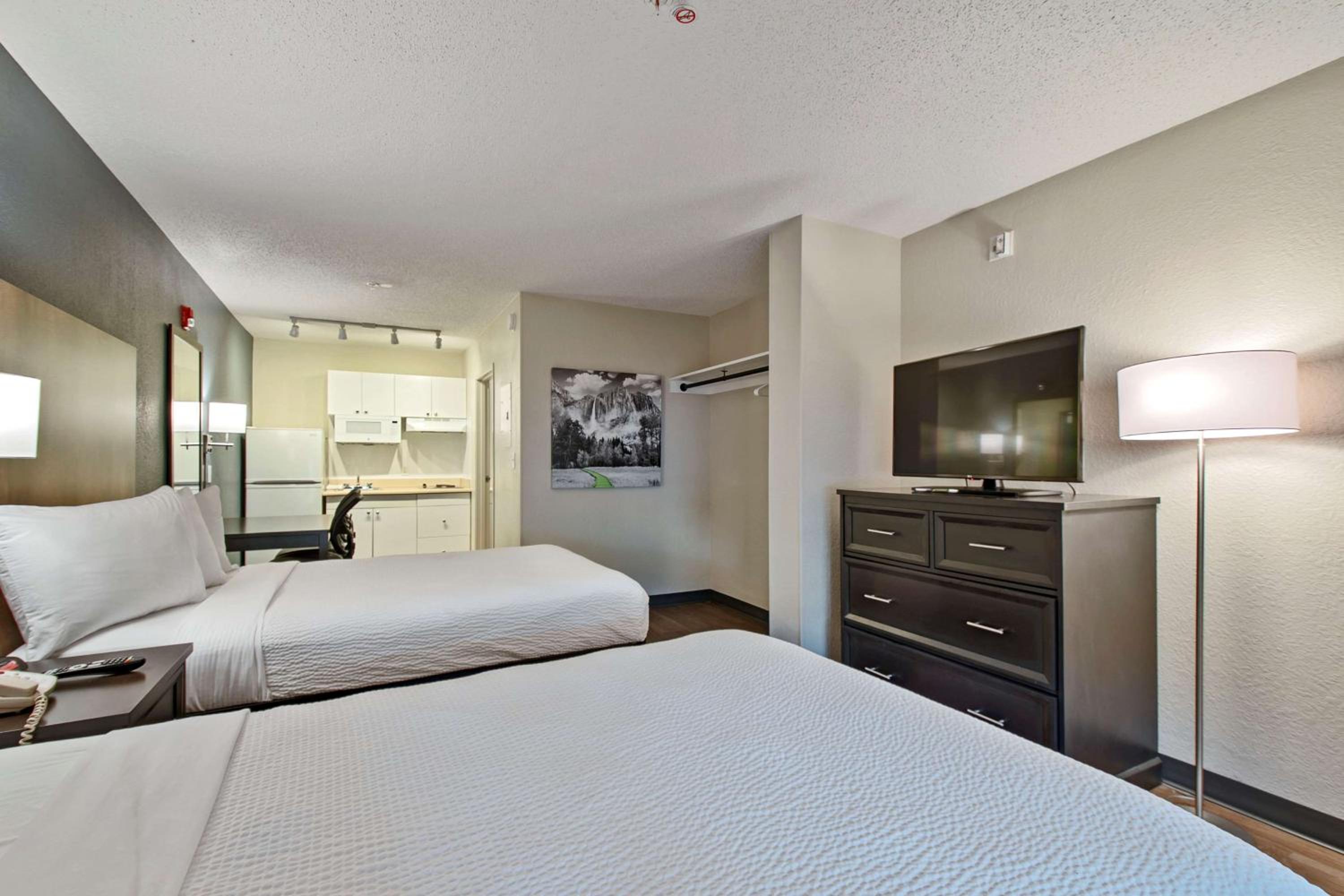 Studio with 2 Double Beds - Hearing Accessible - Non-Smoking