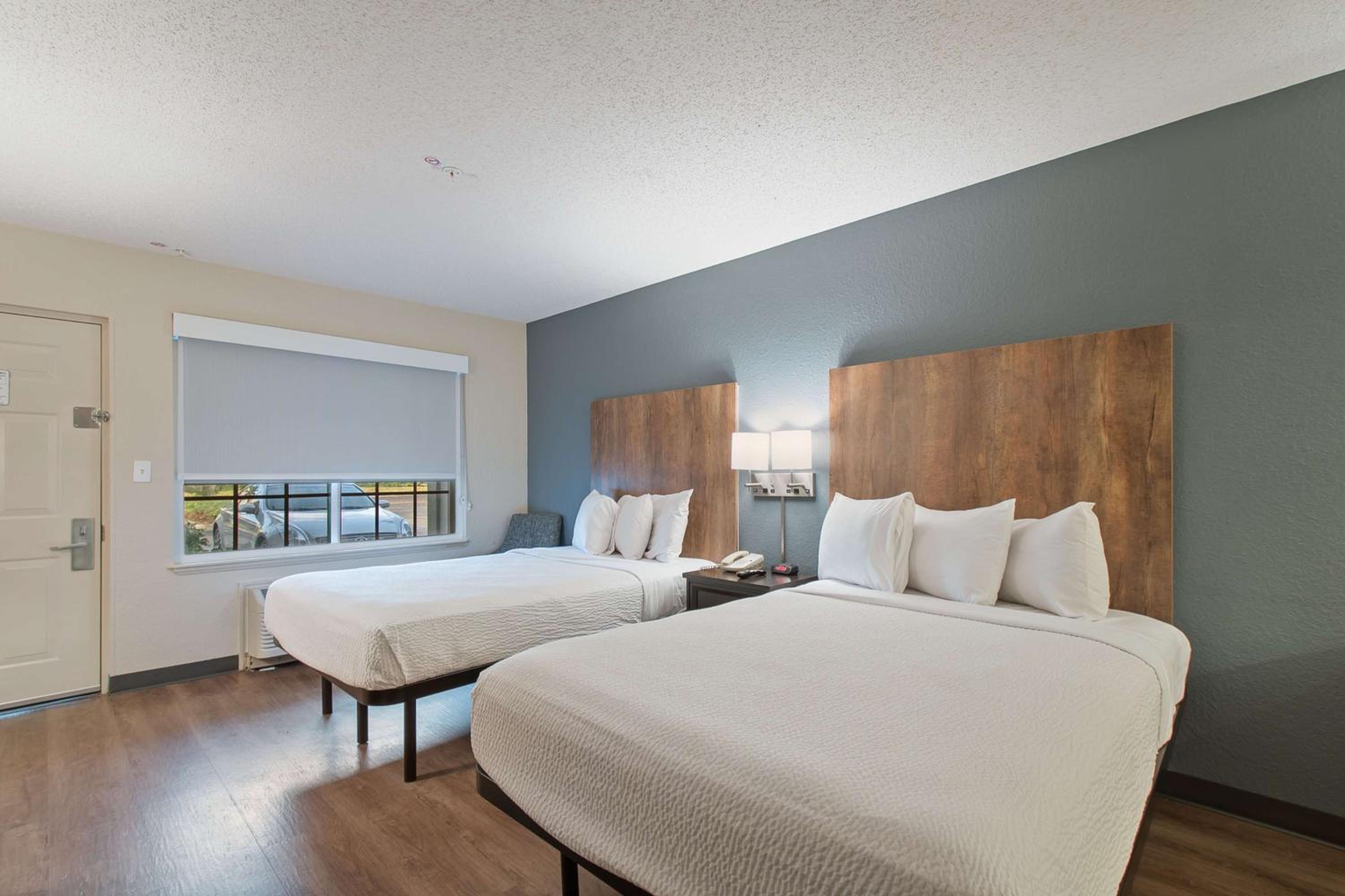 Studio with 2 Double Beds - Hearing Accessible - Non-Smoking