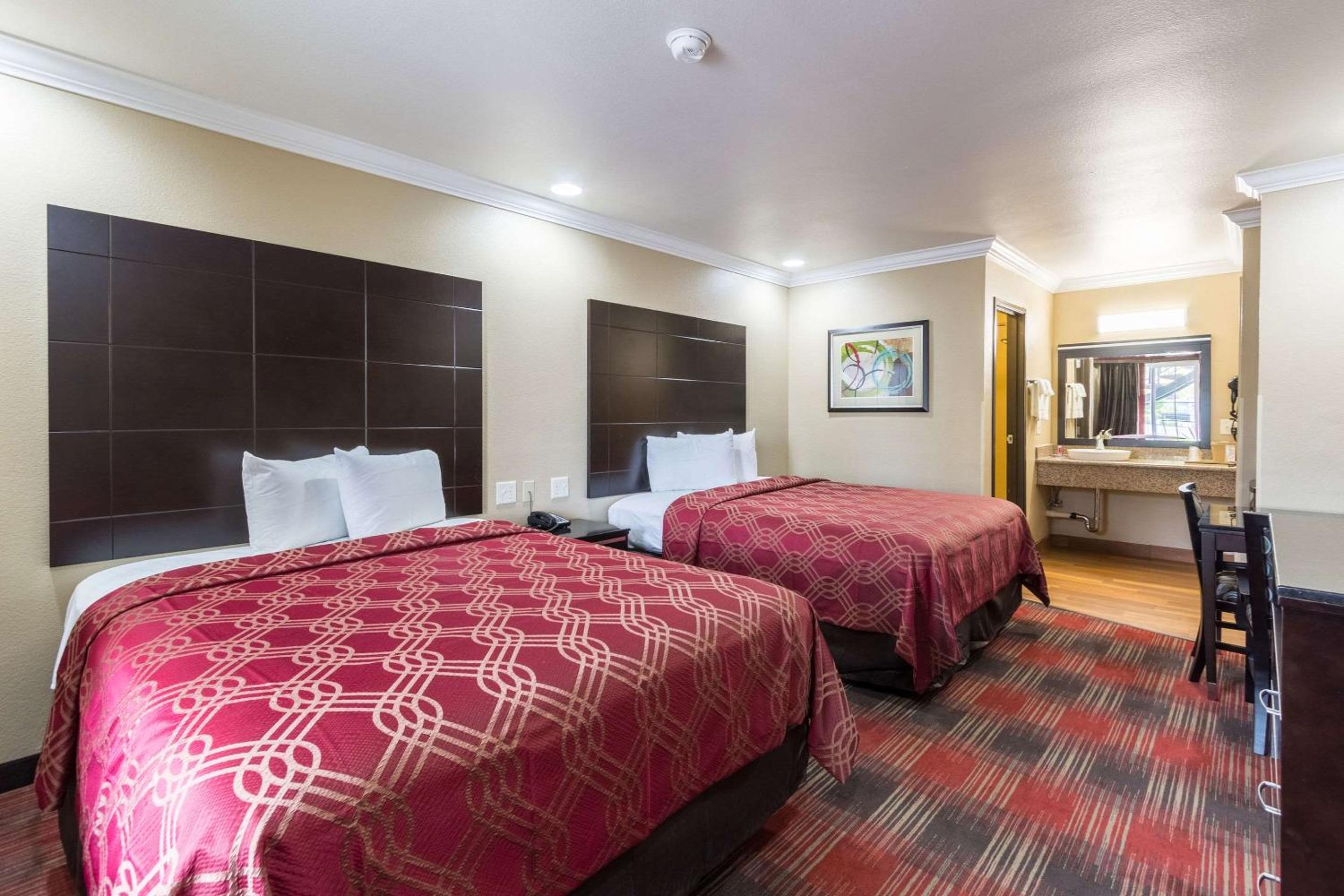Queen Room with Two Queen Beds - Non-Smoking