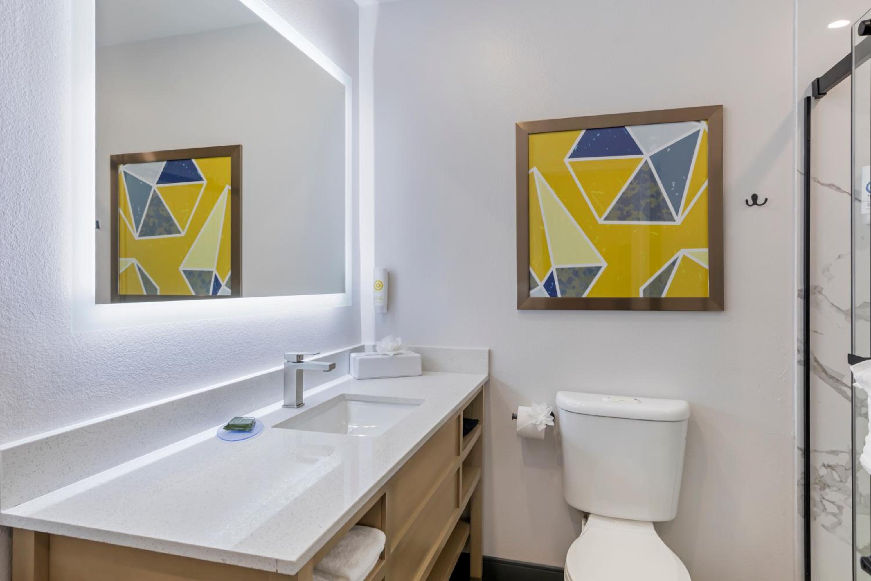 Standard Room, 1 King Bed, Non Smoking, Balcony