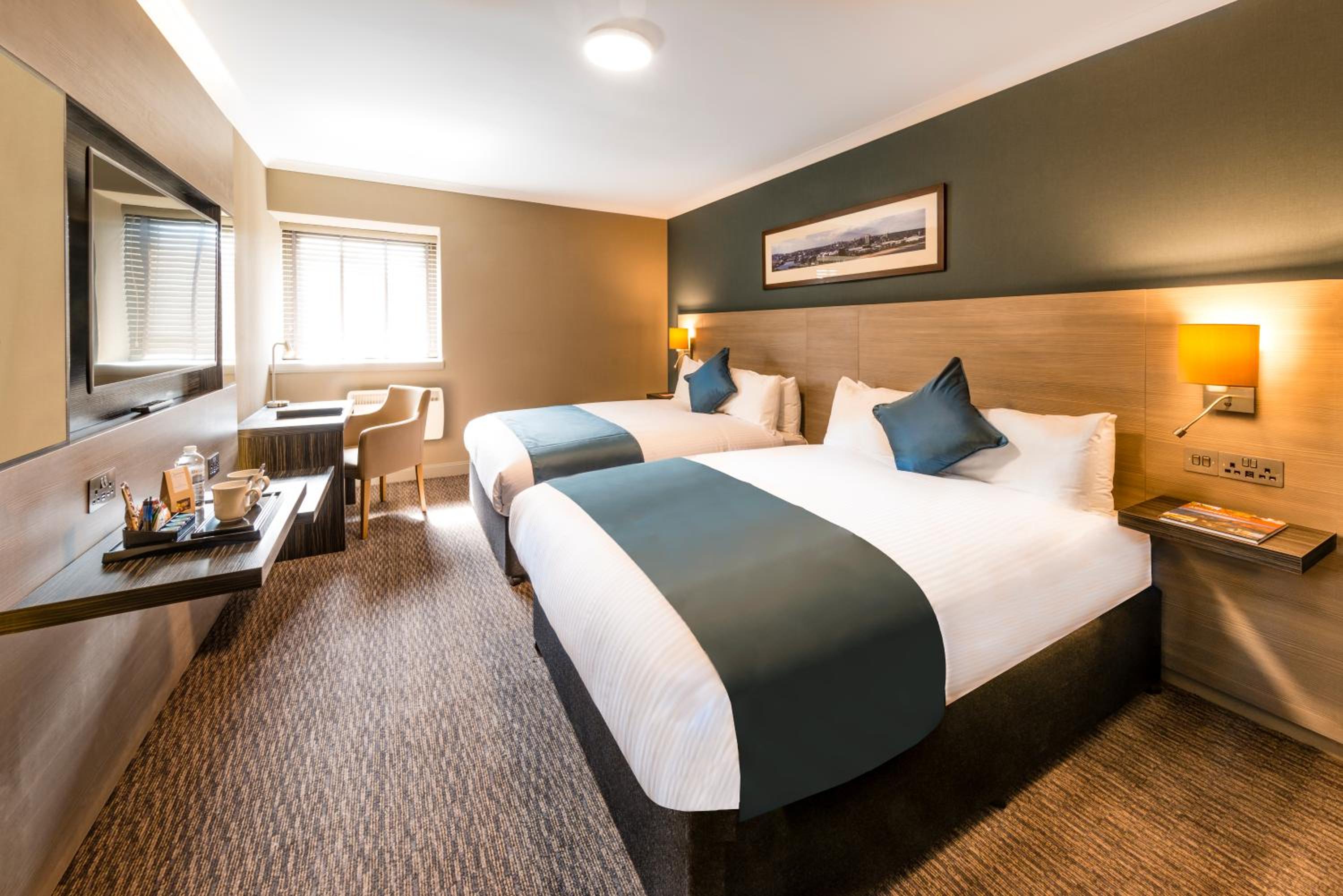 Club Twin Room