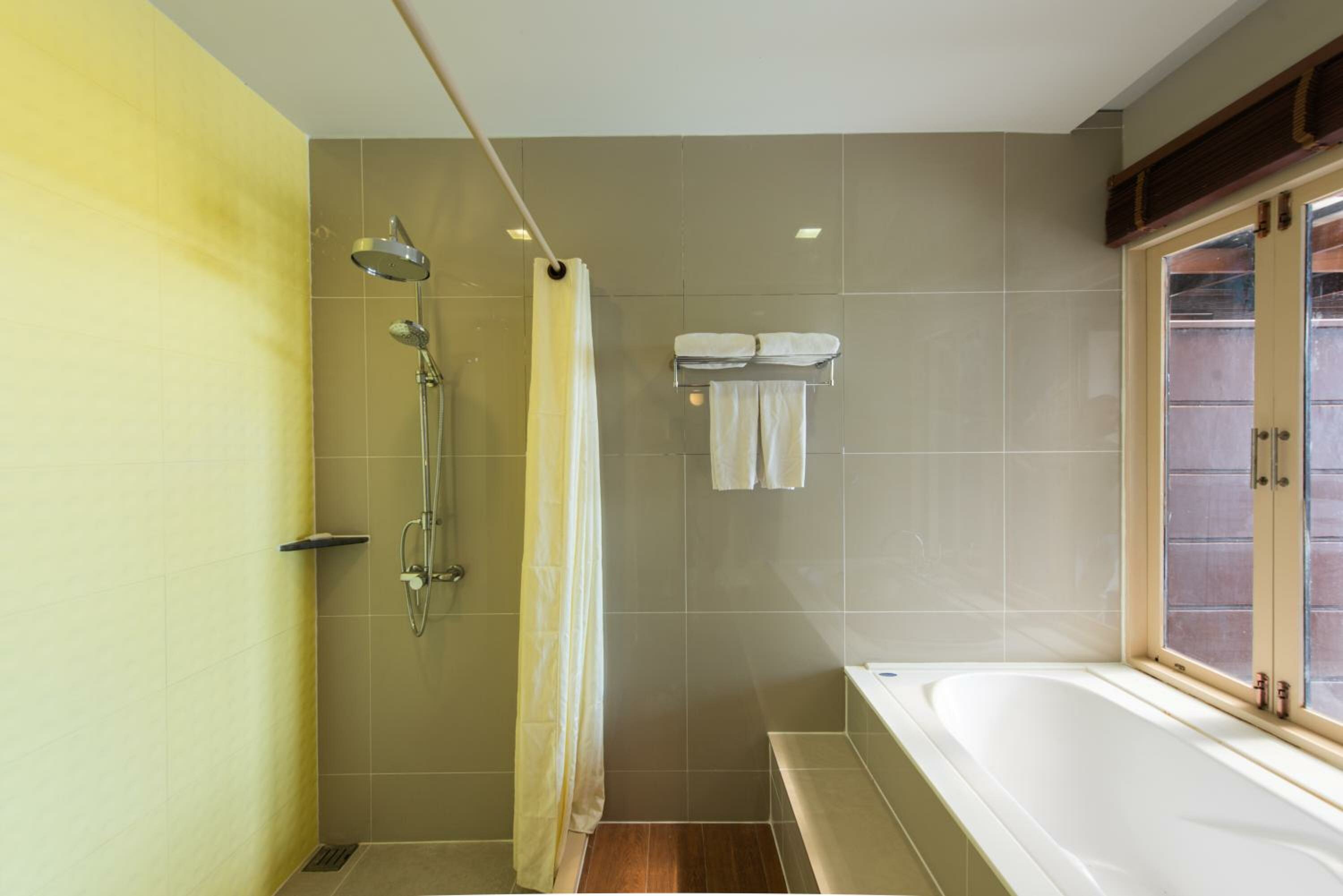 Deluxe Partial Sea View Room 