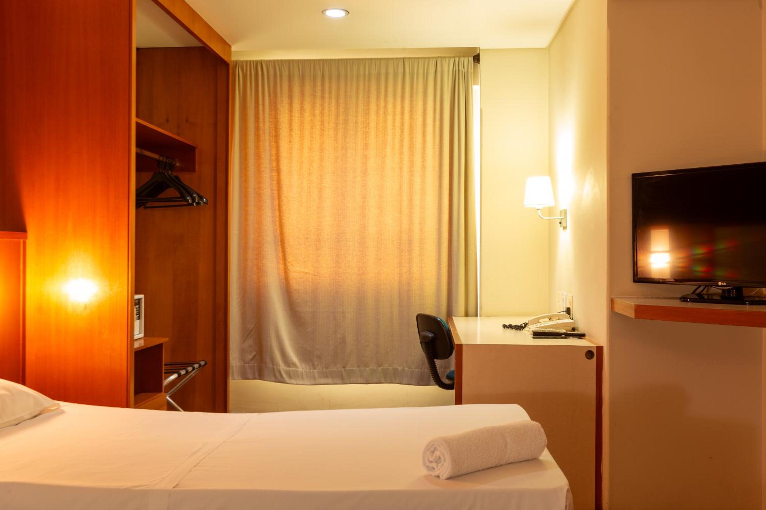 Triple Room with Double Bed and 1 Single Bed