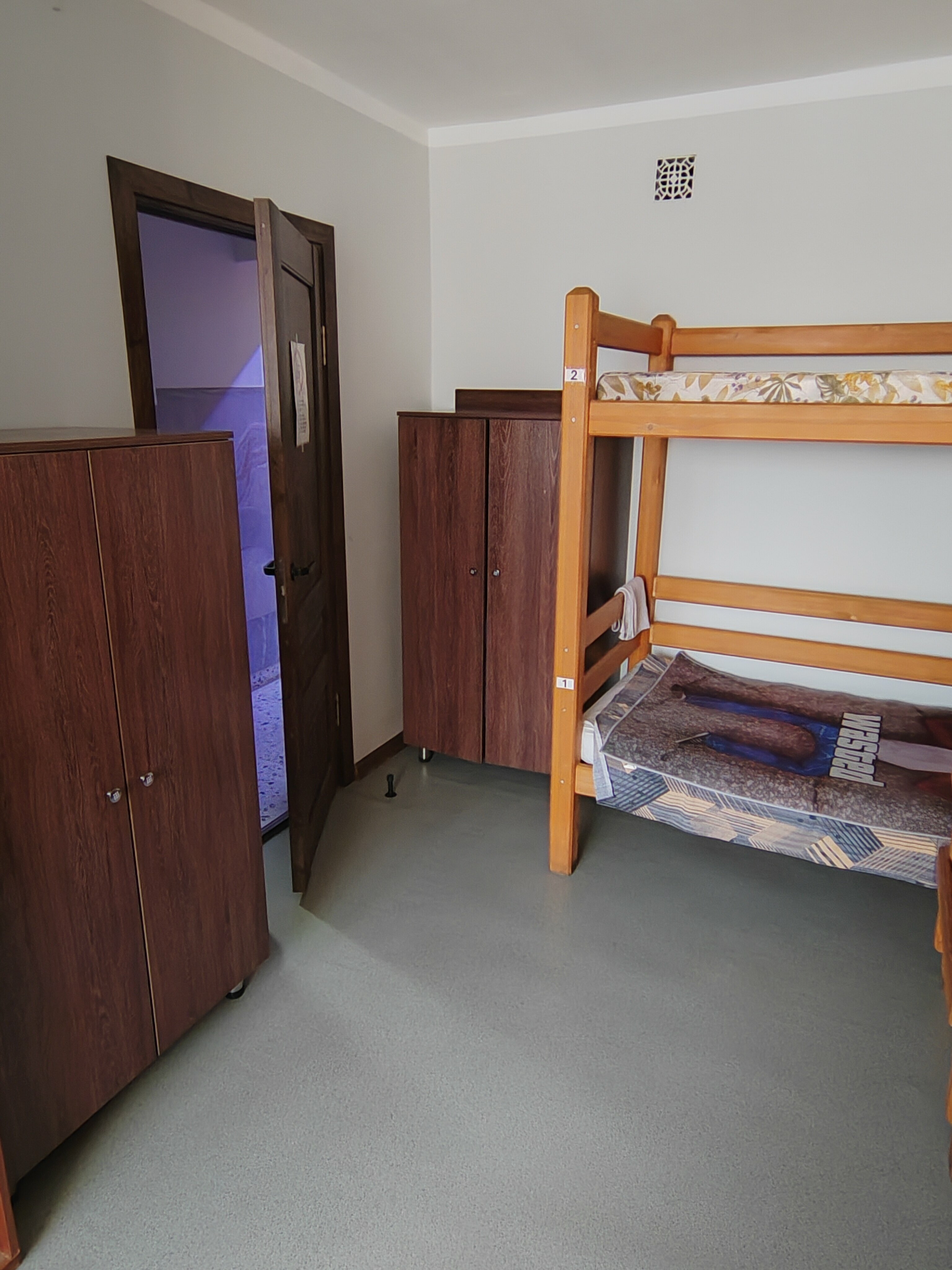 Общий номер для женщин с 6 кроватями