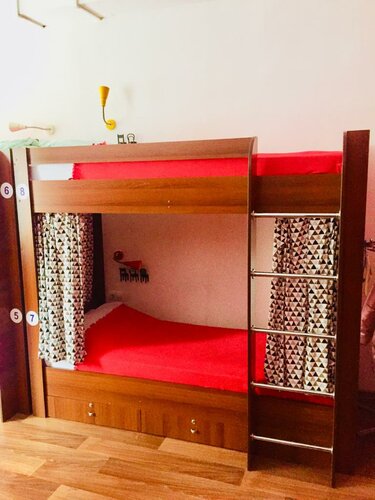 Односпальная кровать в общем номере для женщин в Фанки