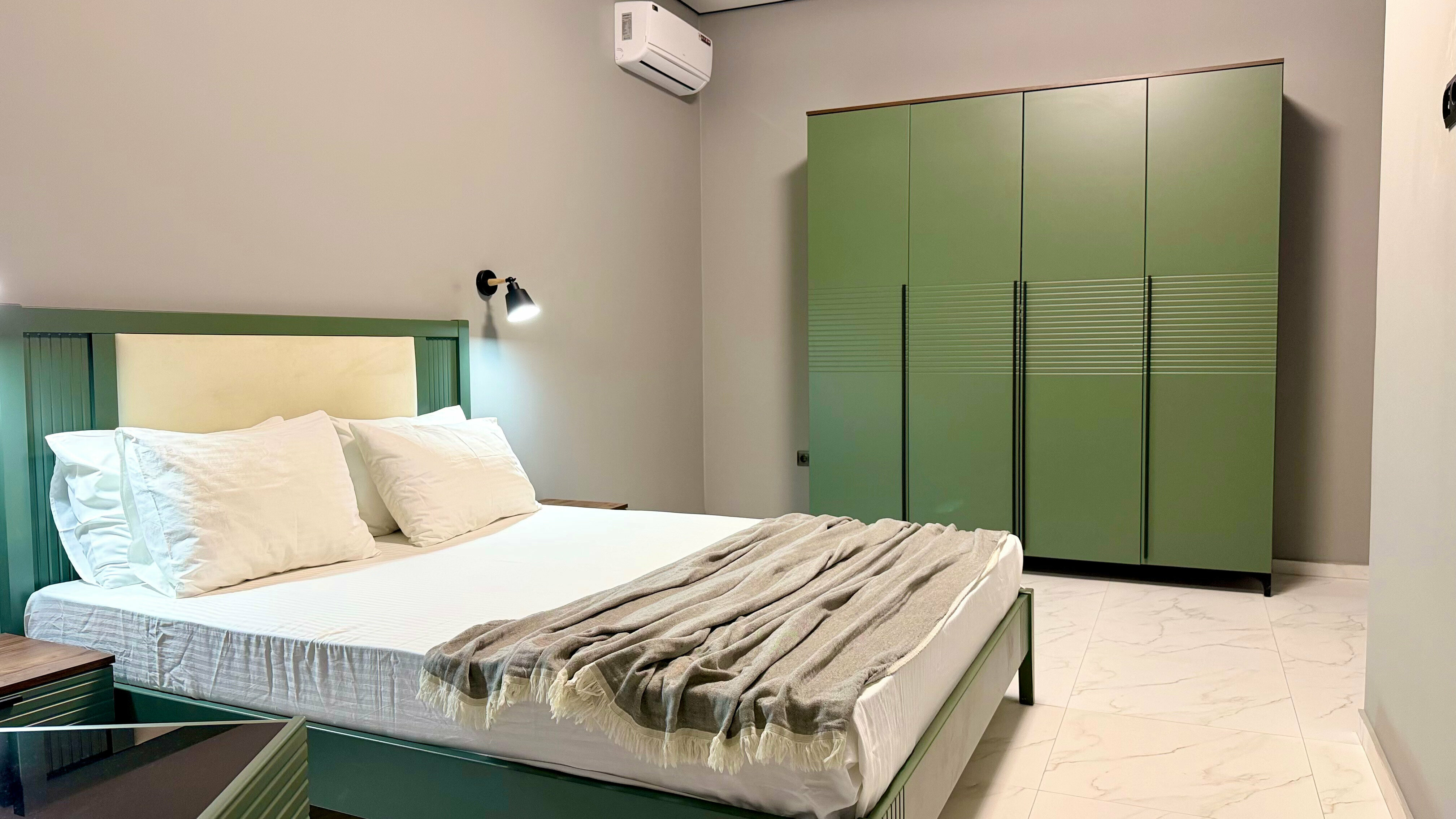 Апартаменты духкомнатные с балконом и видом на горы