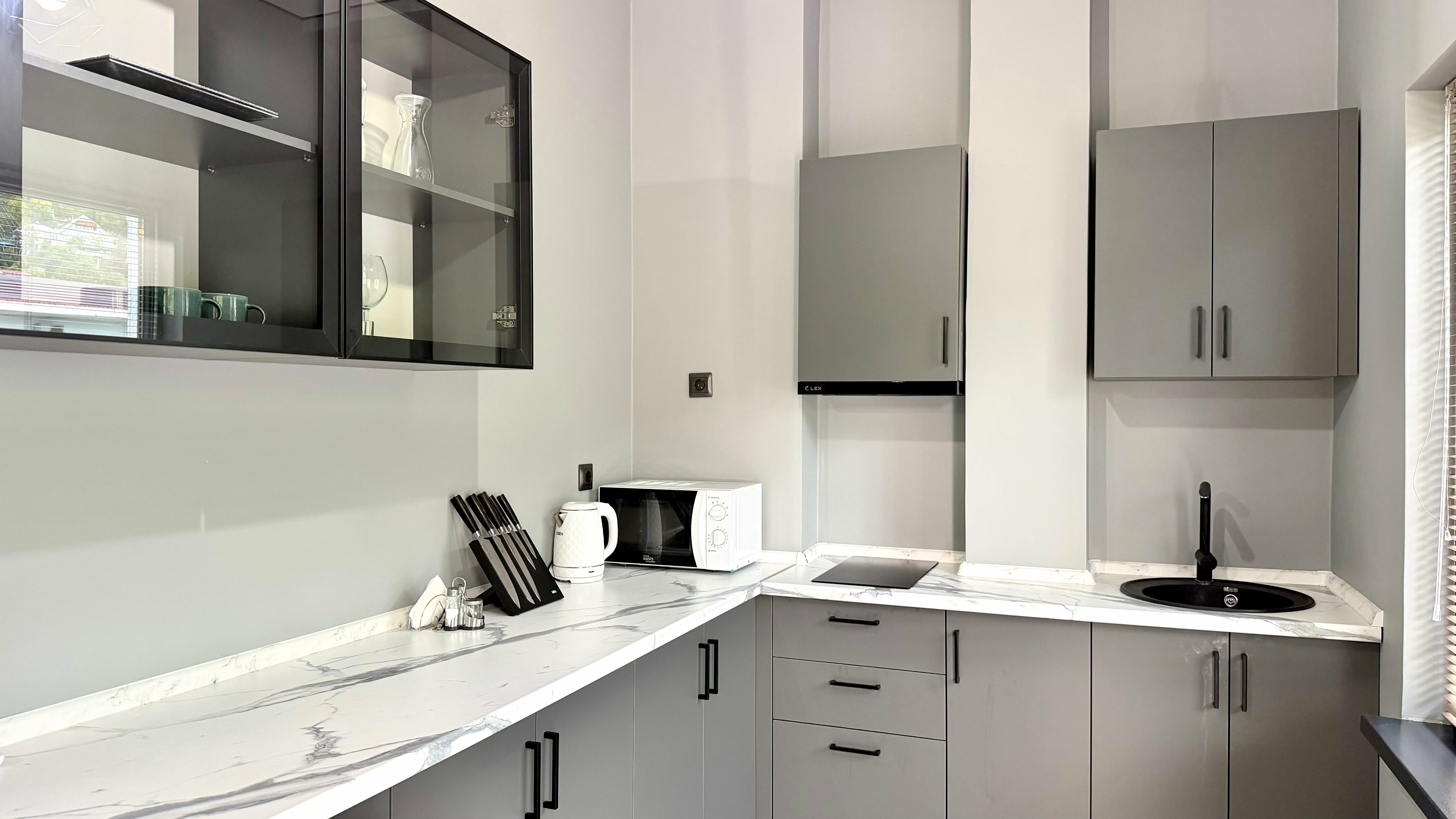 Апартаменты двухкомнатные с террасой и видом на горы