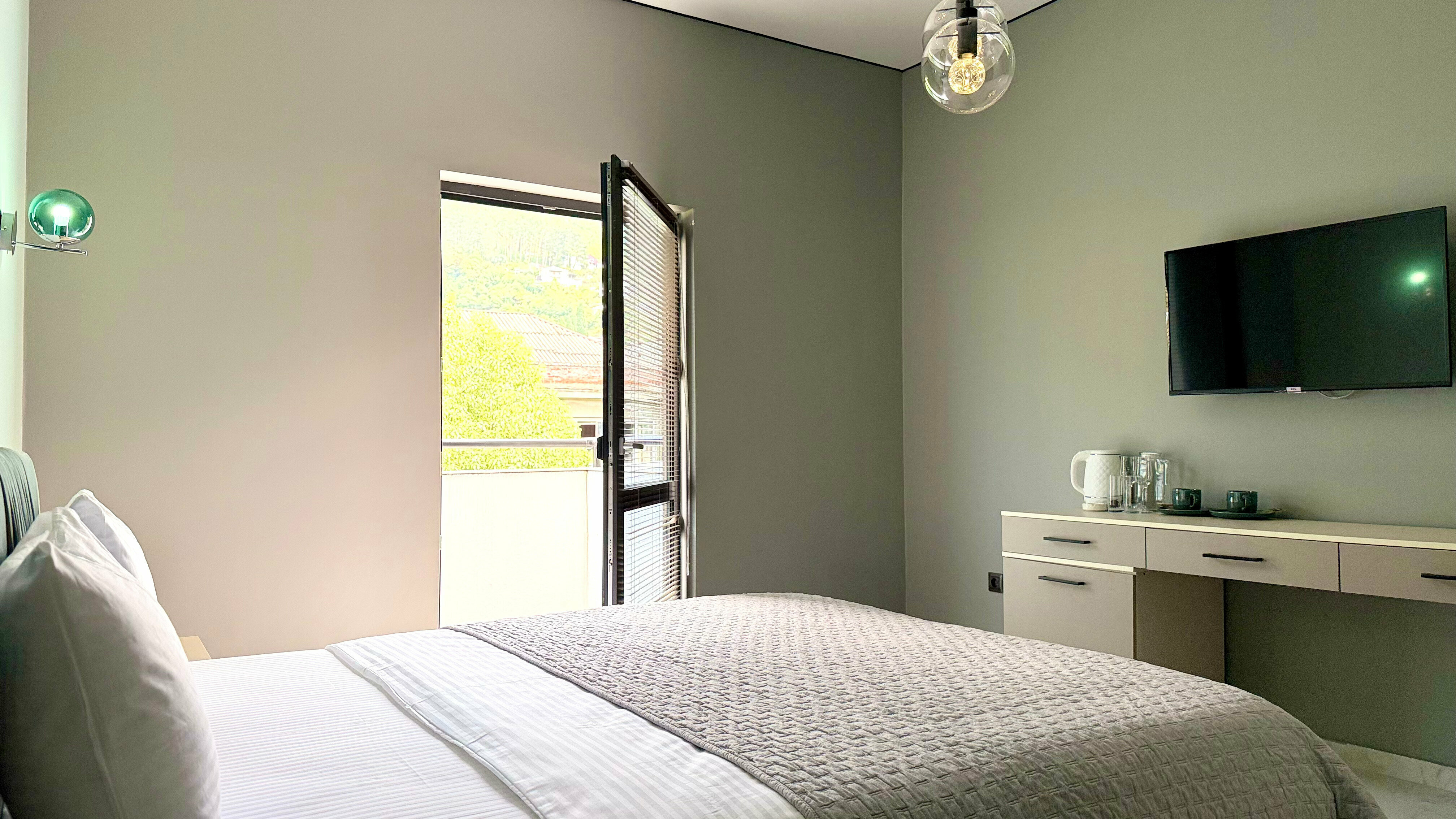 Стандарт с балконом и видом на горы