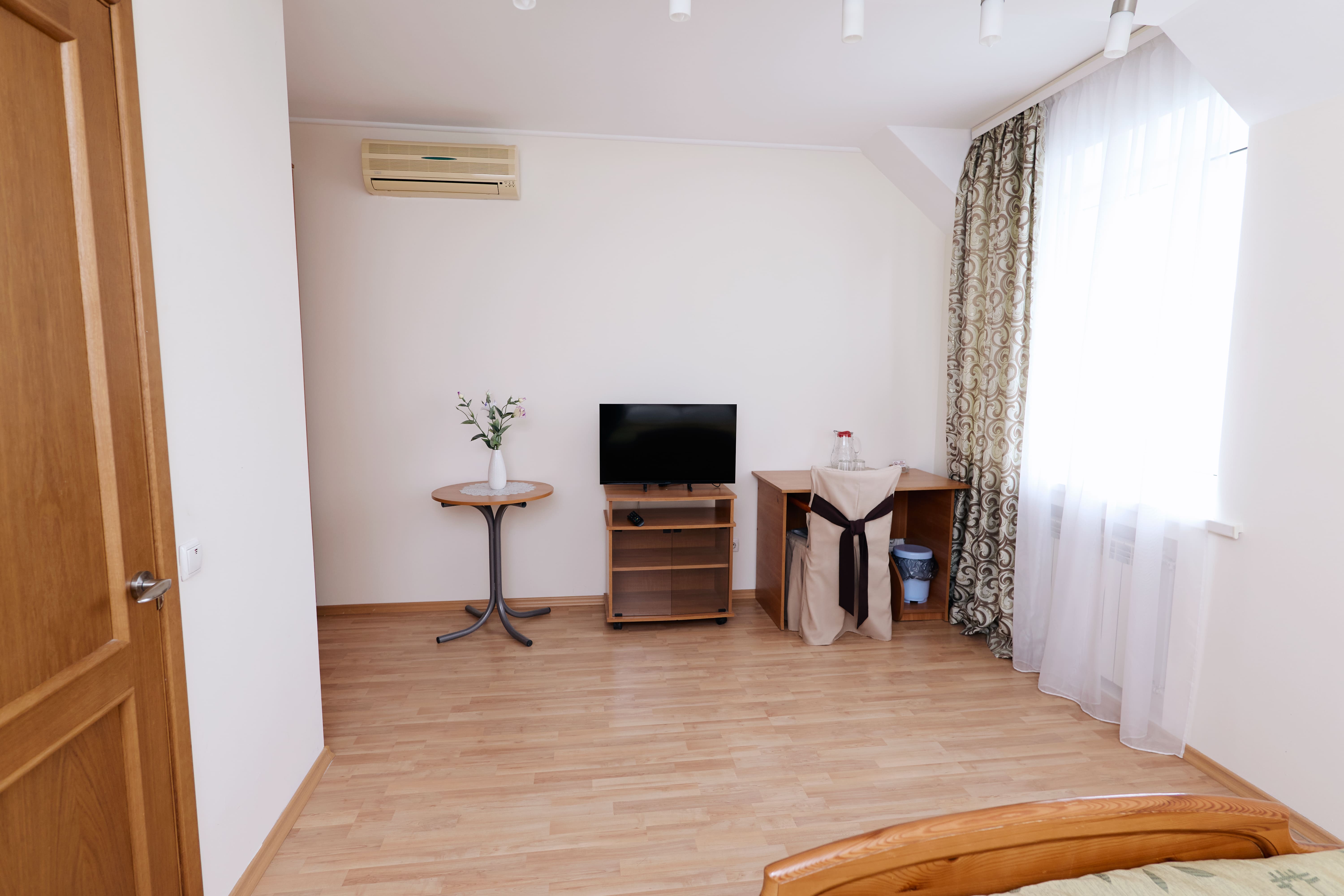 Полулюкс 3-8