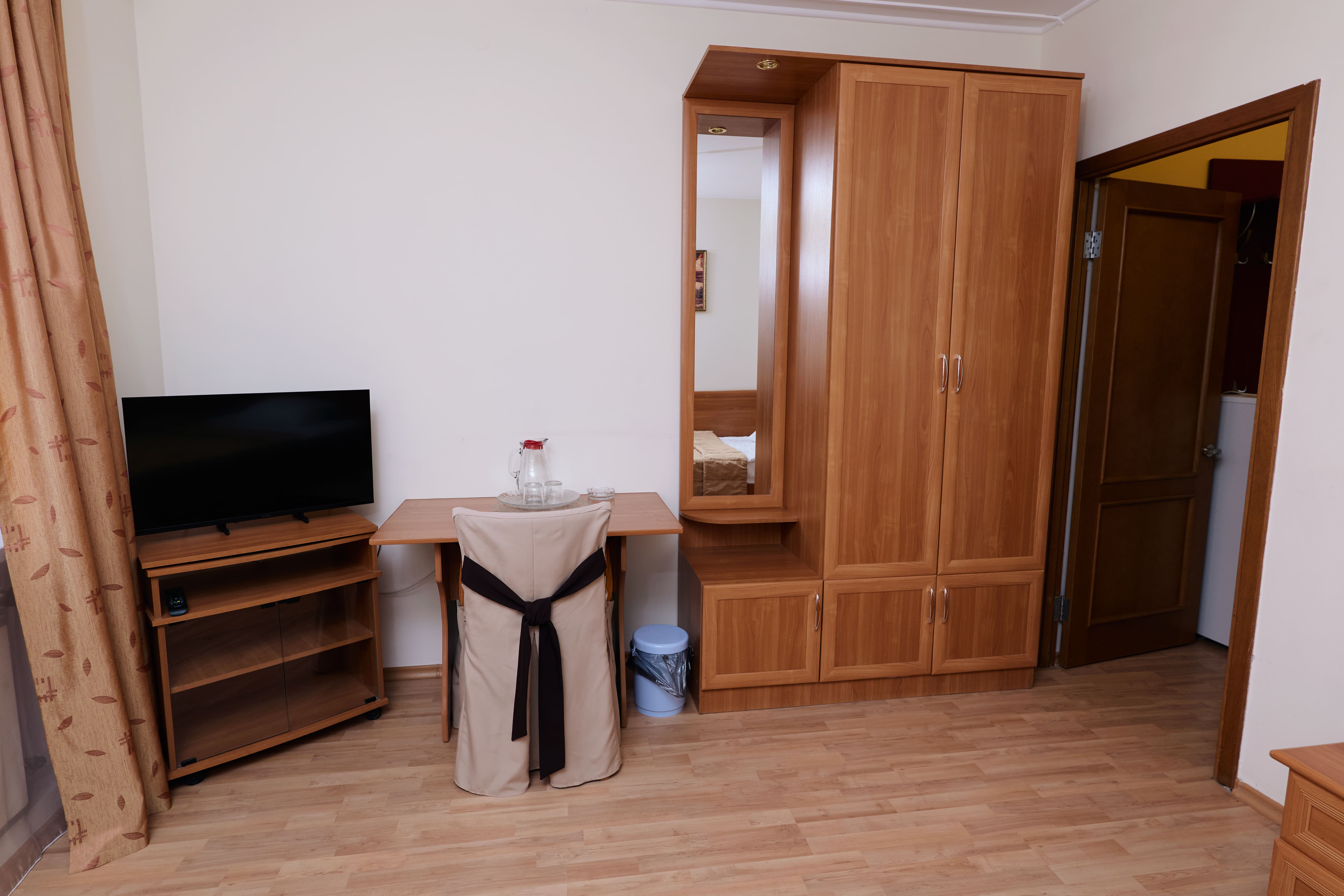 Полулюкс 2-4