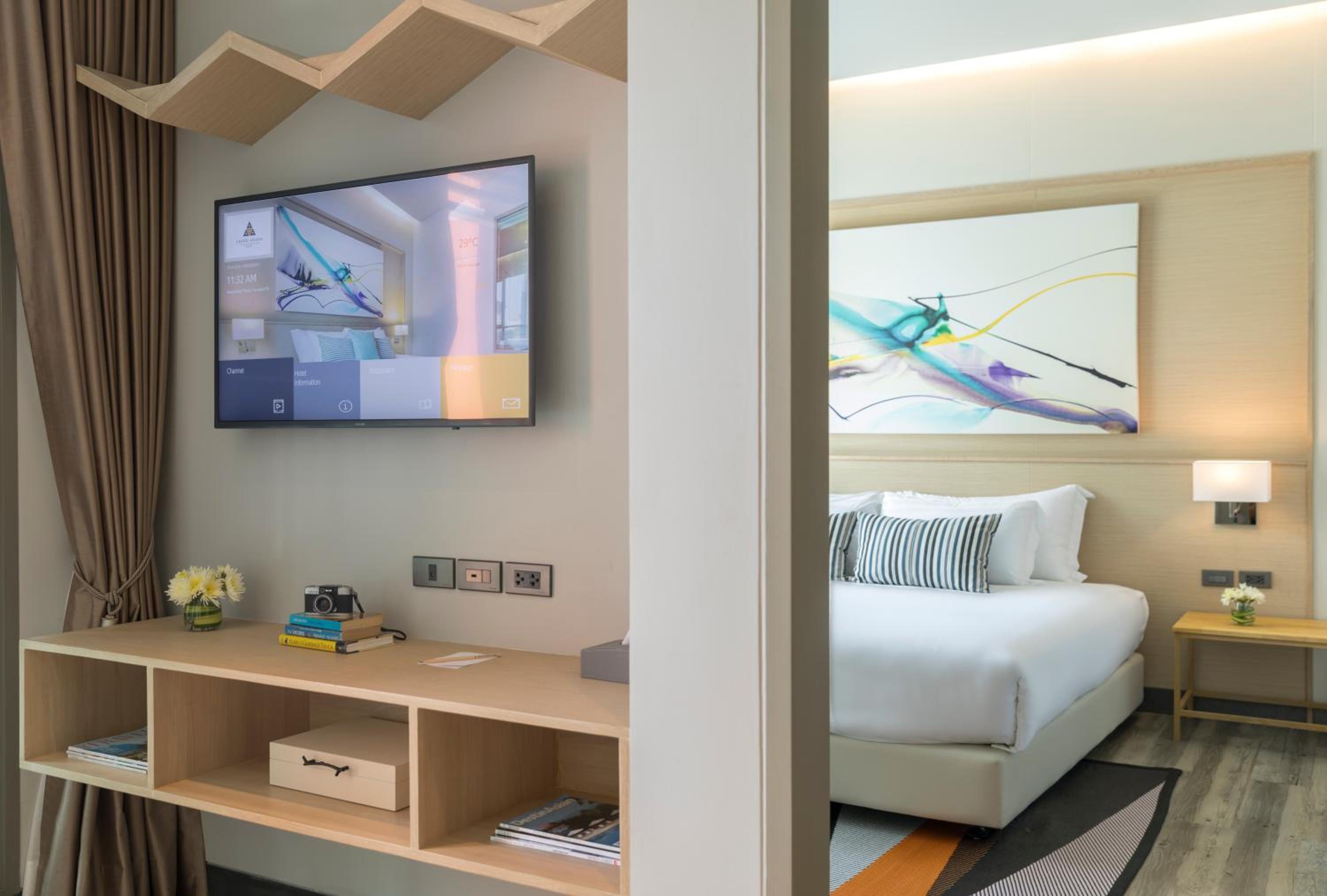 King Room with Pool View