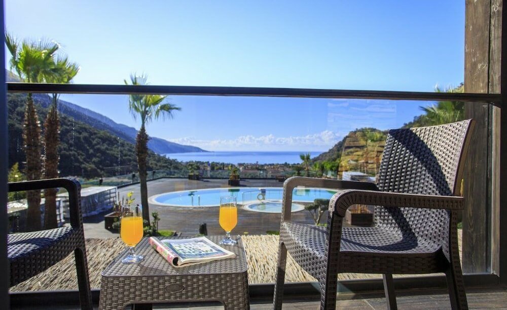 Deluxe Double Room (Pool and Sea View)