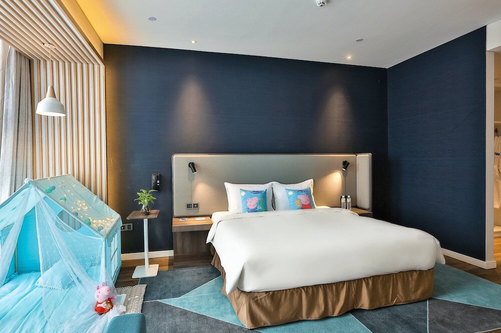 Standard Room, 1 King Bed