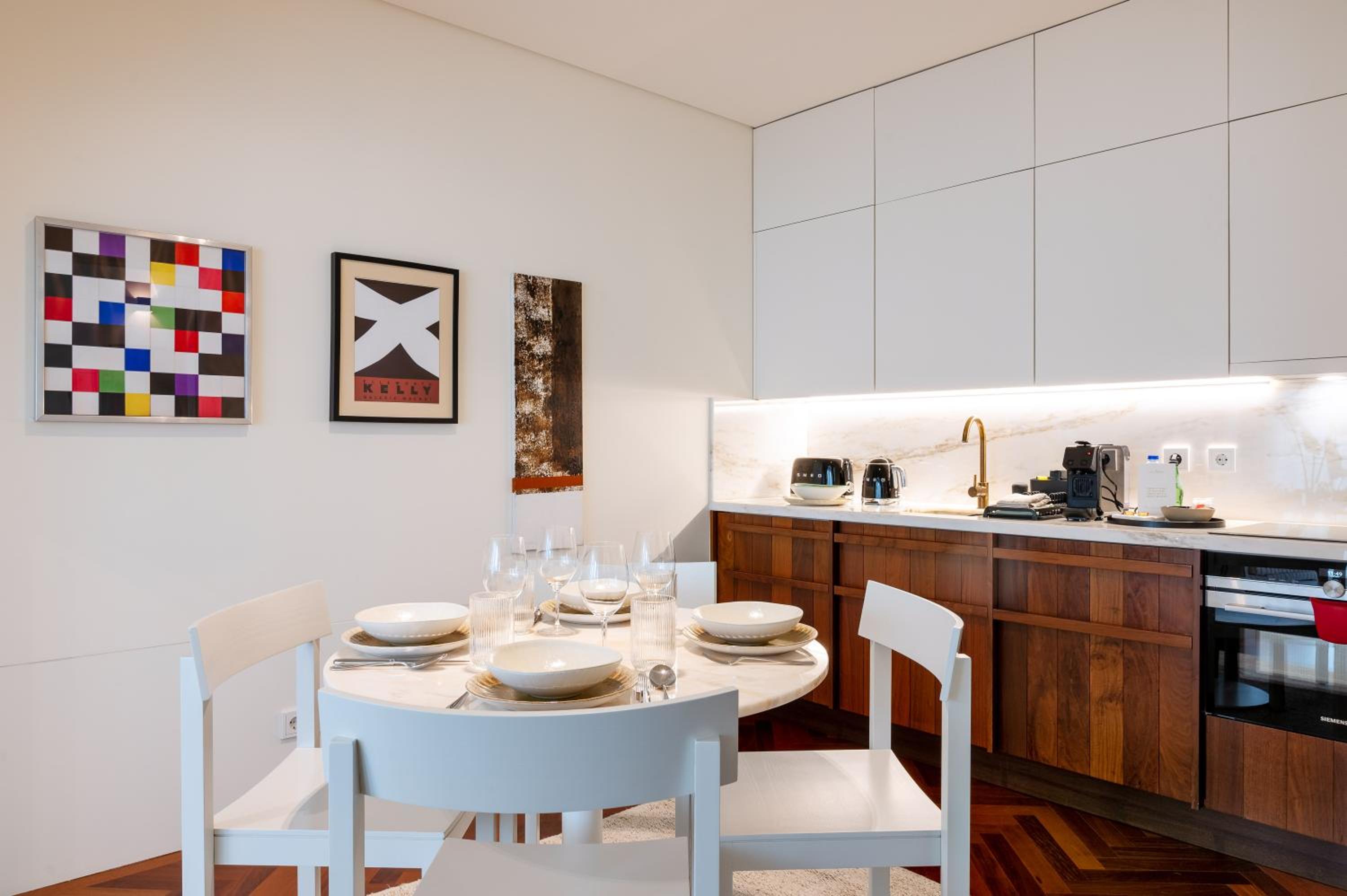 Two-Bedroom Premium Apartment with Balcony and City View