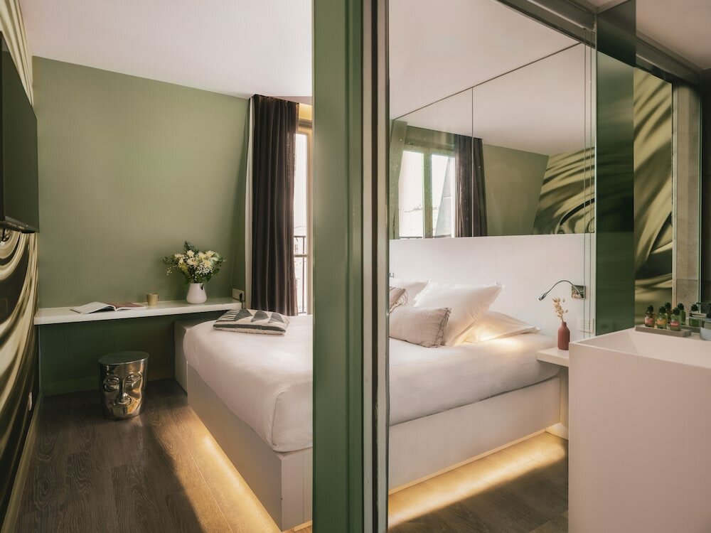 Double Room (Narcisse)