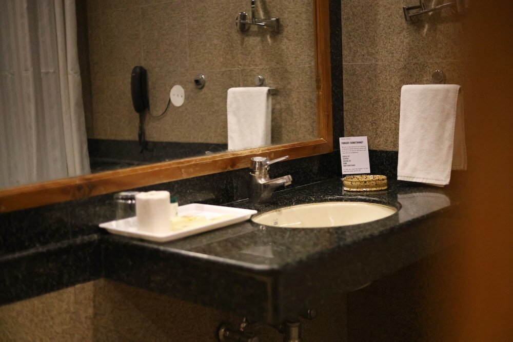 Deluxe Room - Mall road facing with Bathtub