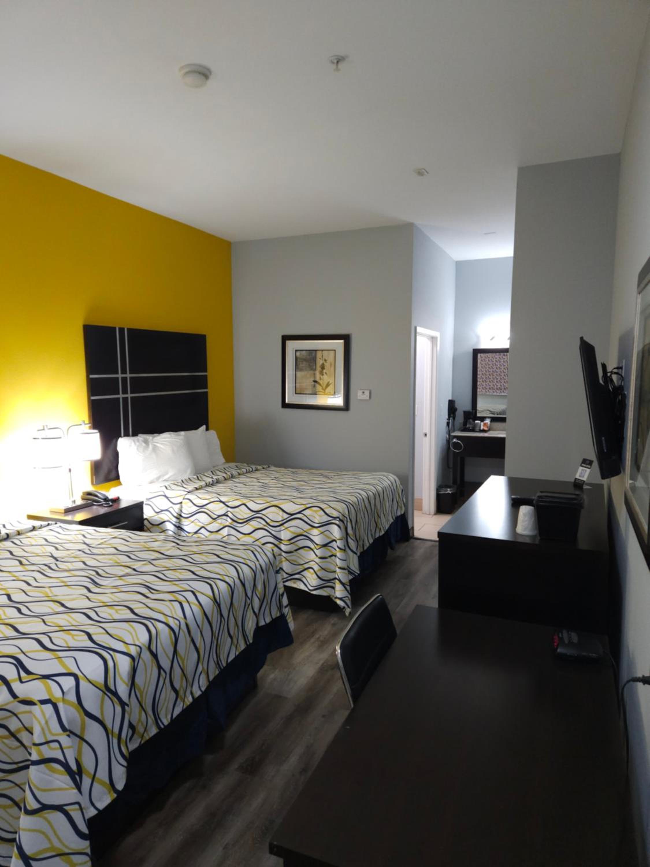 Queen Room with Two Queen Beds Non-Smoking