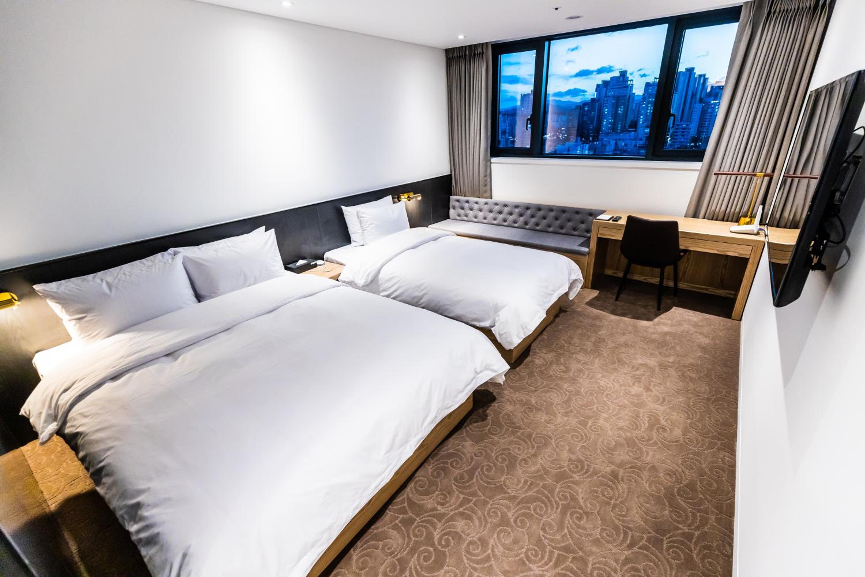 Family Twin Room