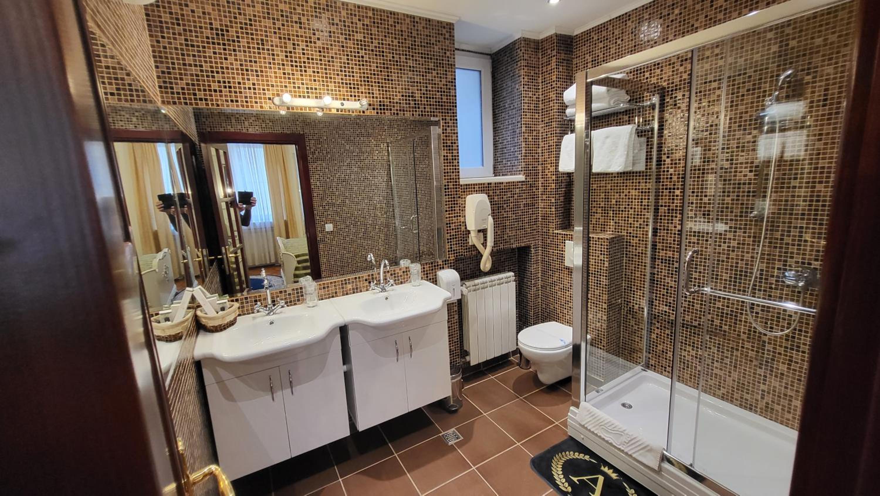 Queen's Suite