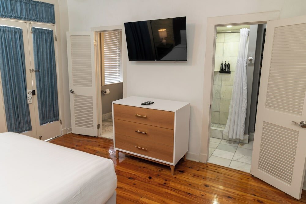 Deluxe Room, 1 Queen Bed