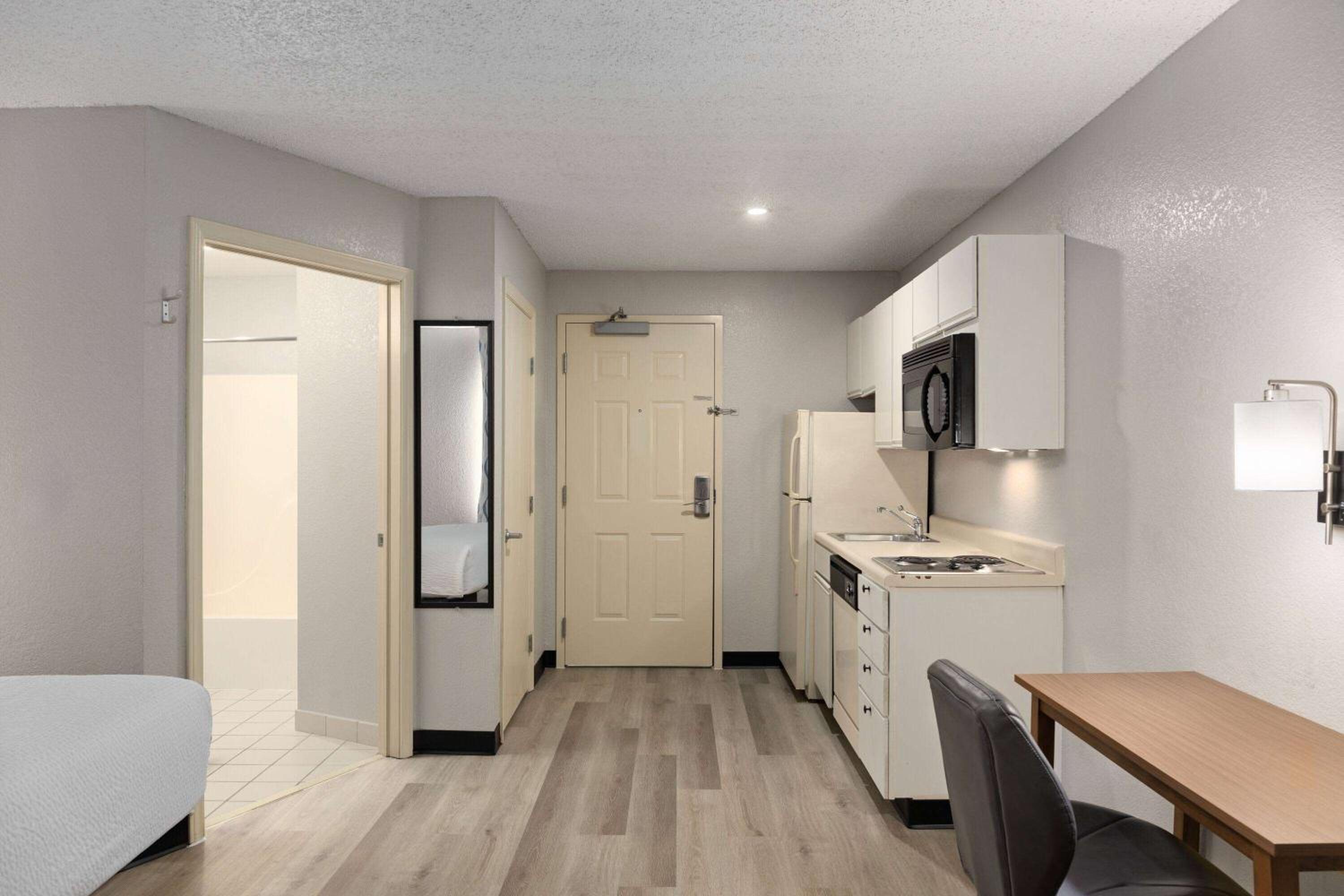 Queen Studio - Non-Smoking