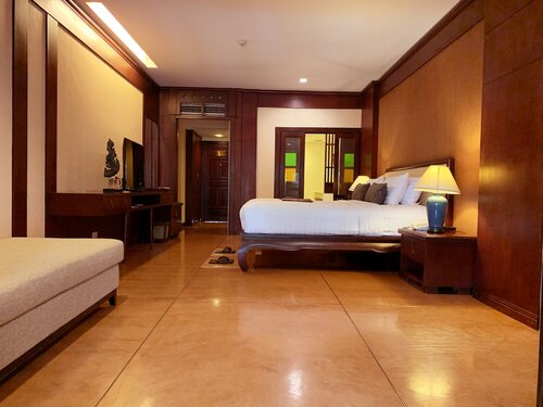 Grand Deluxe Room with Balcony в The Rim Resort