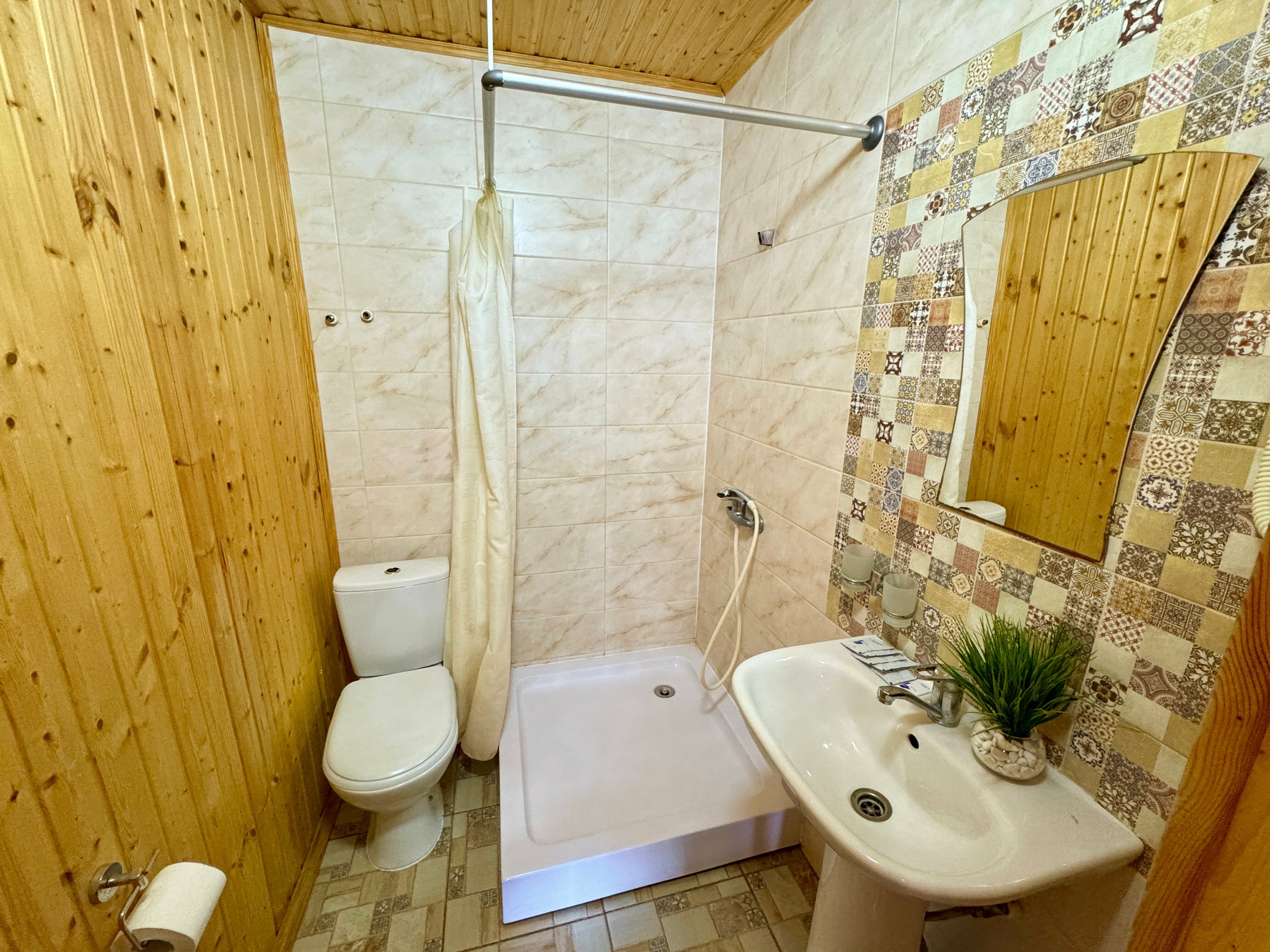 2-х комнатный 2-х этажный дом с балконом на 6-8 человек