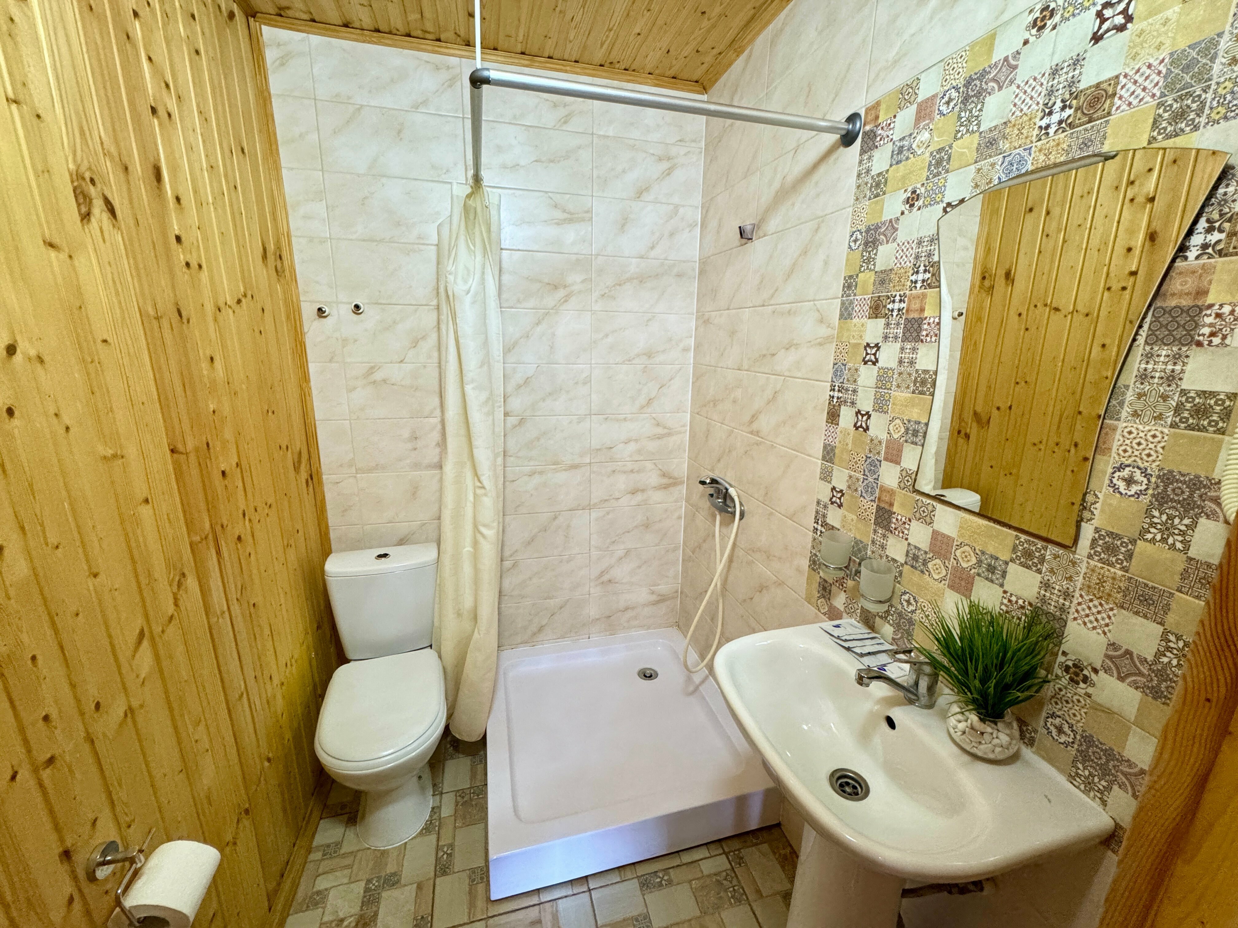 2-х комнатный 2-х этажный дом с мини-кухней и балконом