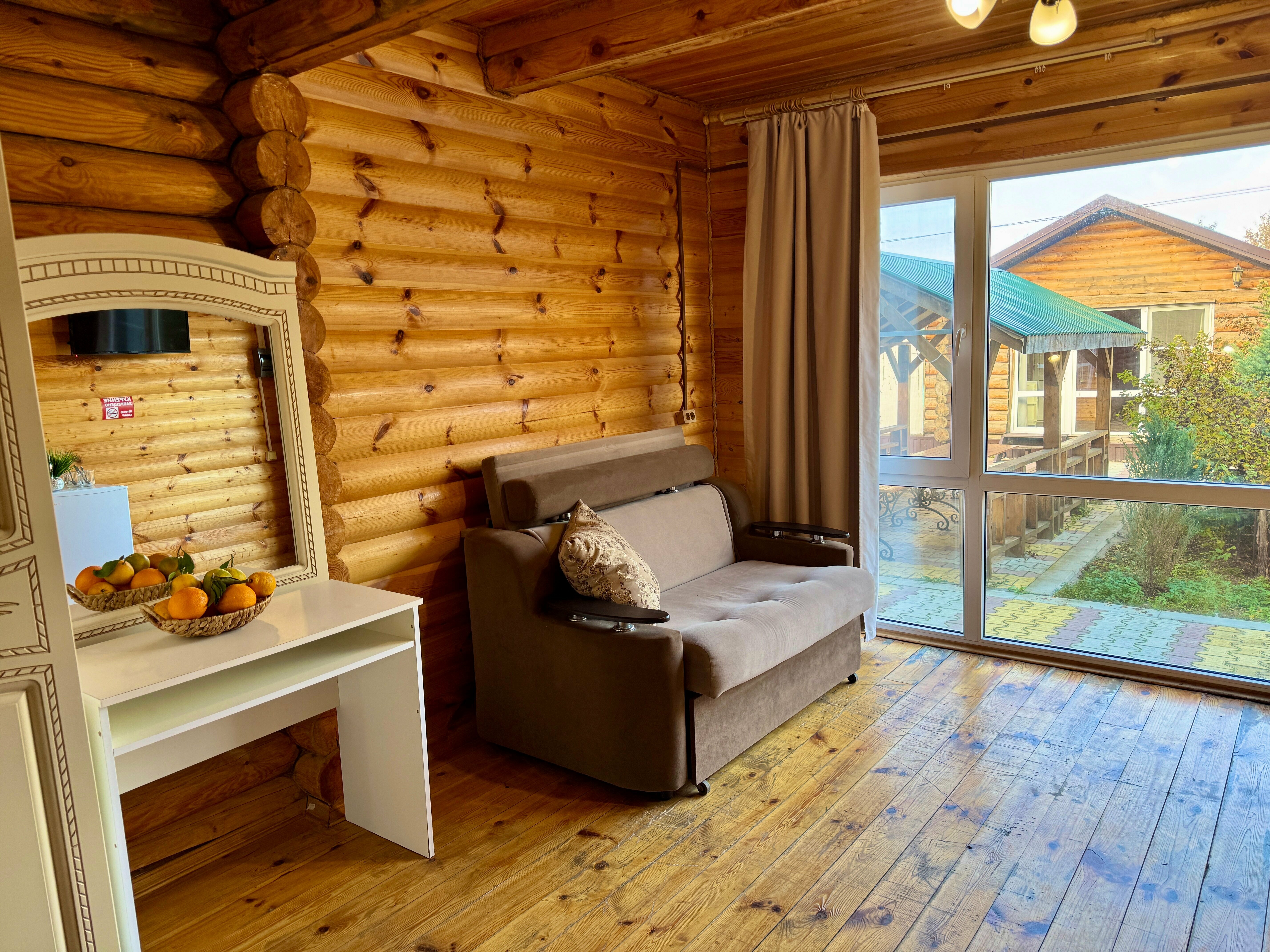 2-х комнатный 2-х этажный дом с балконом на 6-8 человек