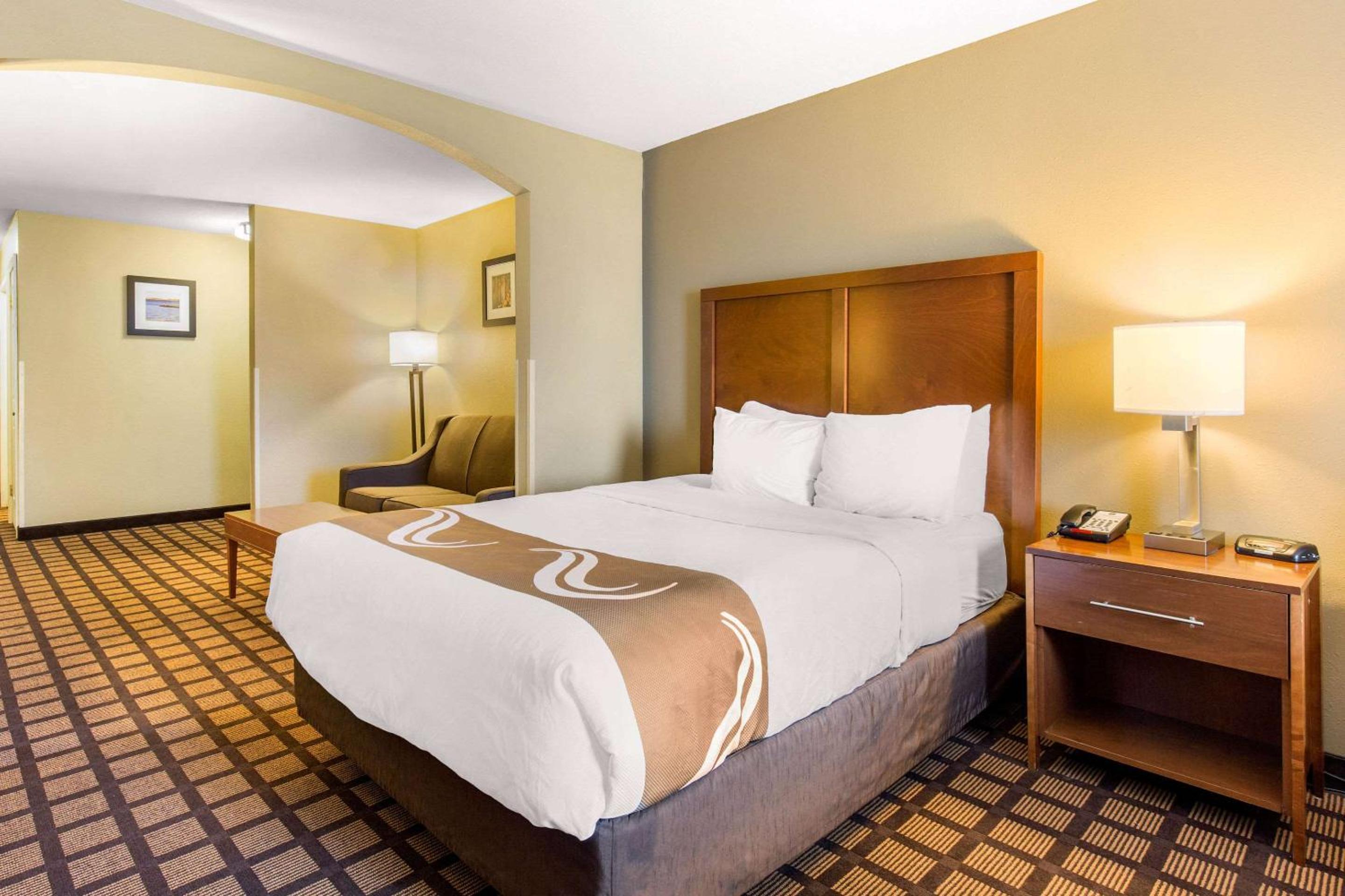 Queen Suite with Two Queen Beds - Non-Smoking