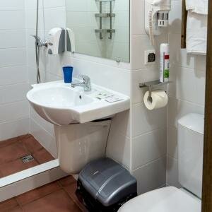 СТАНДАРТНЫЙ ДВУХМЕСТНЫЙ НОМЕР (1 КРОВАТЬ)