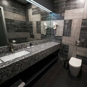 Superior Queen Twin Room (SupQTR)