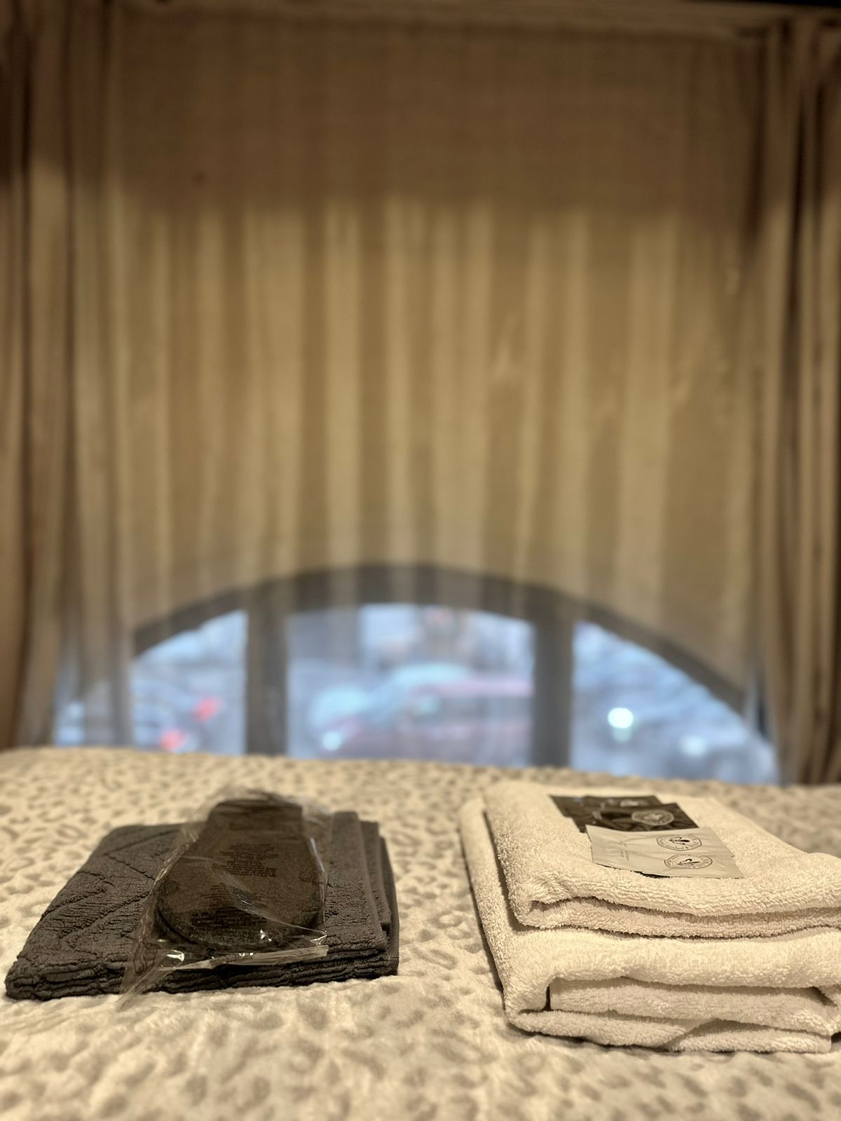 Люнетта с двумя односпальными или одной двуспальной кроватью