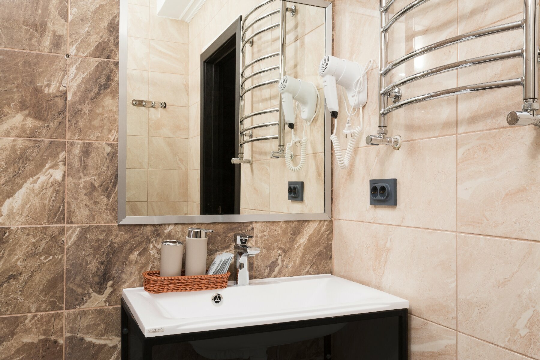 Улучшенный двухместный номер с 2 отдельными кроватями