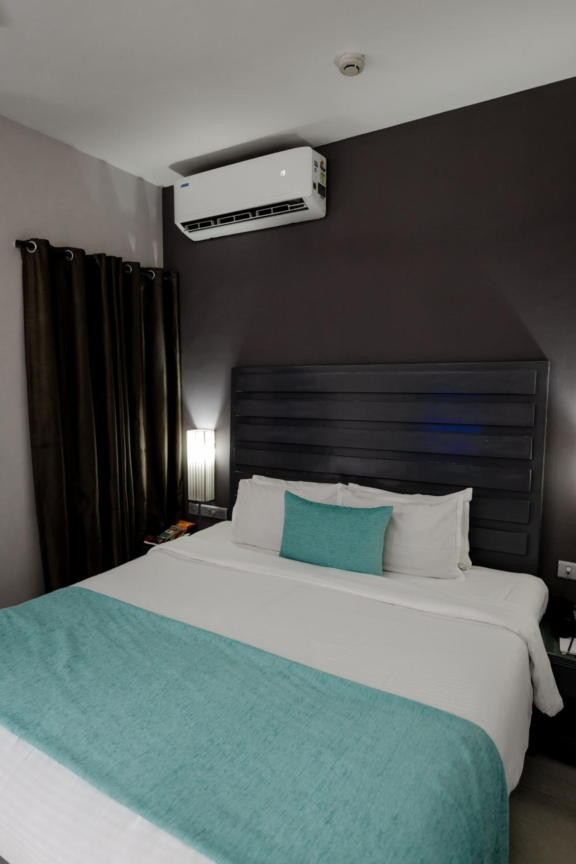 Luxury  Pool View Suite with living room & balcony	